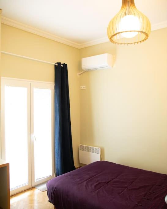 Bright, Modern & Minimal apartment in Cholargos