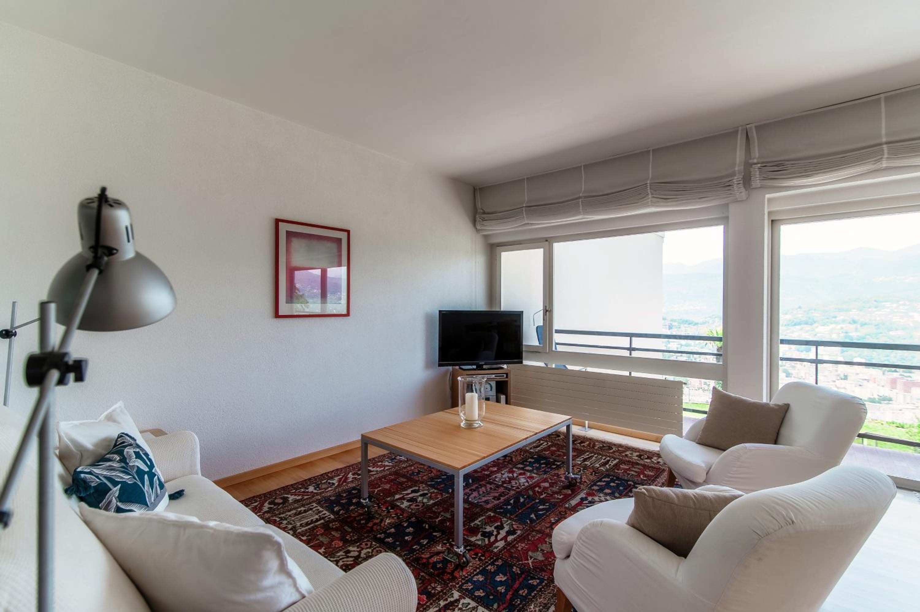 Aldesago City View by Quokka 360 - flat with a breathtaking view