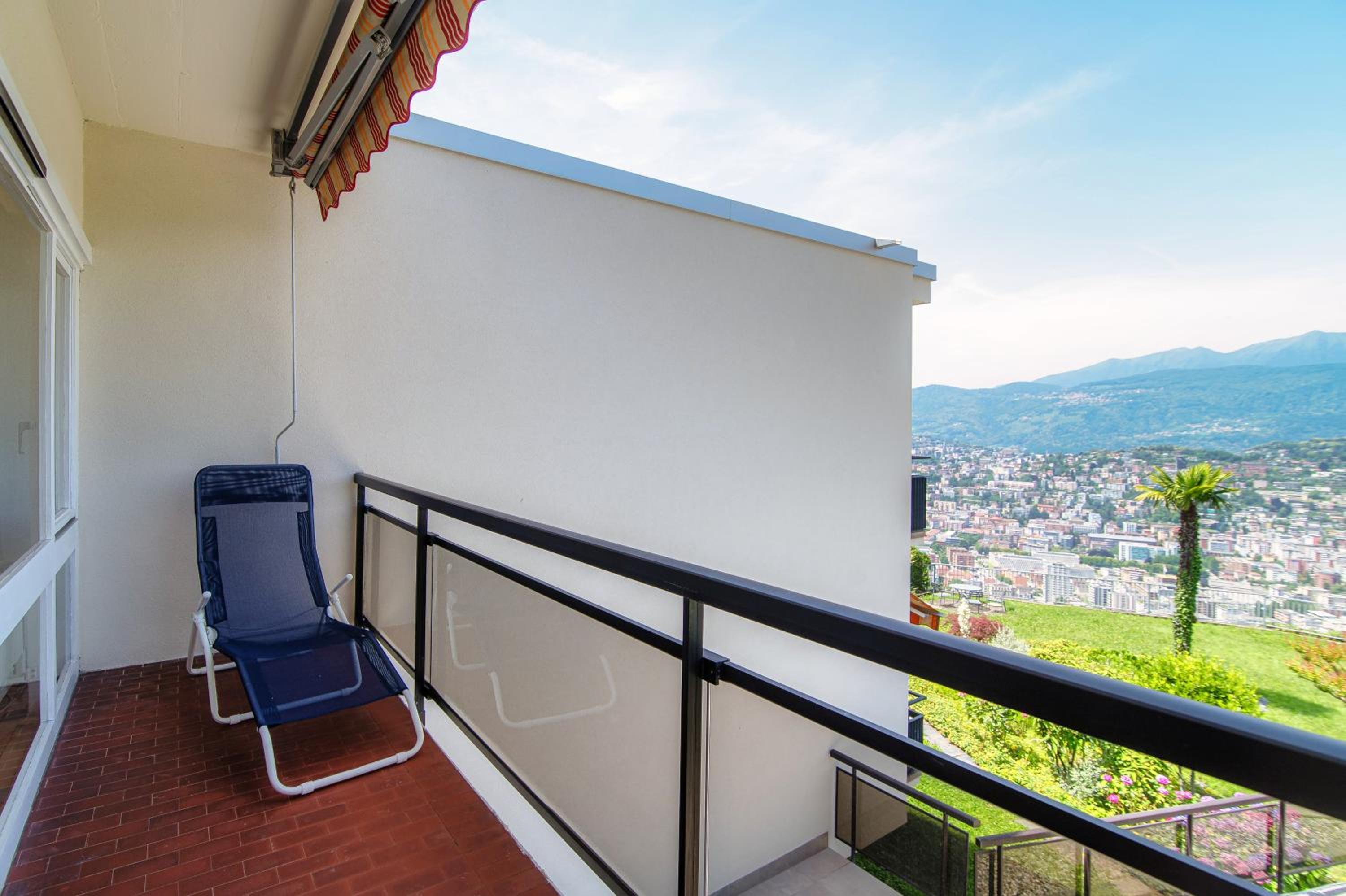 Aldesago City View by Quokka 360 - flat with a breathtaking view