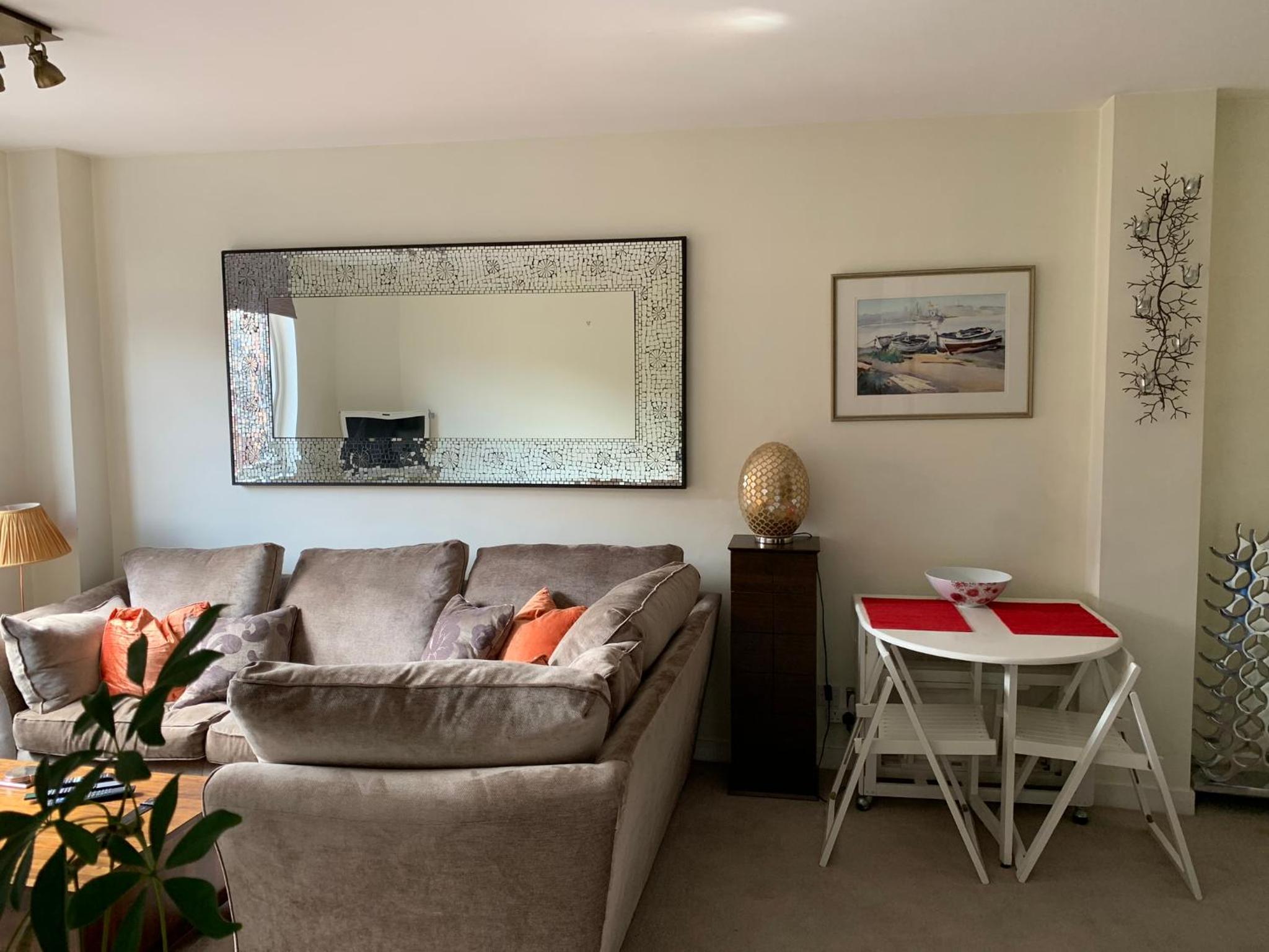4 The Courtyard Central Windsor 2BR view 3