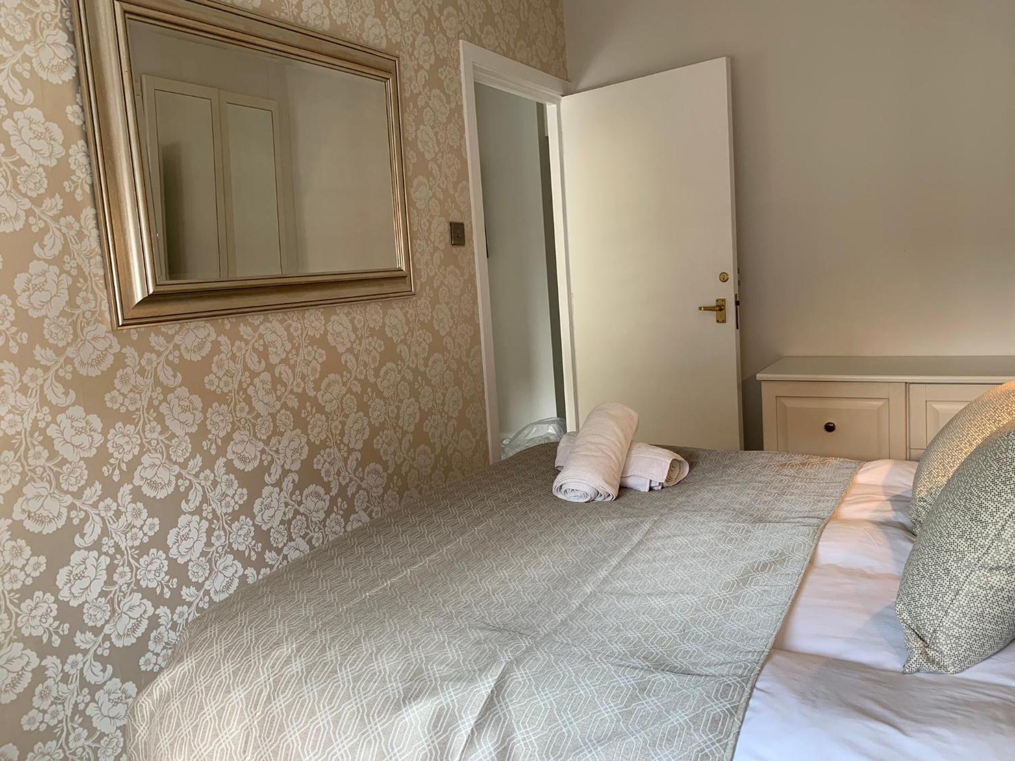 4 The Courtyard Central Windsor 2BR view 5
