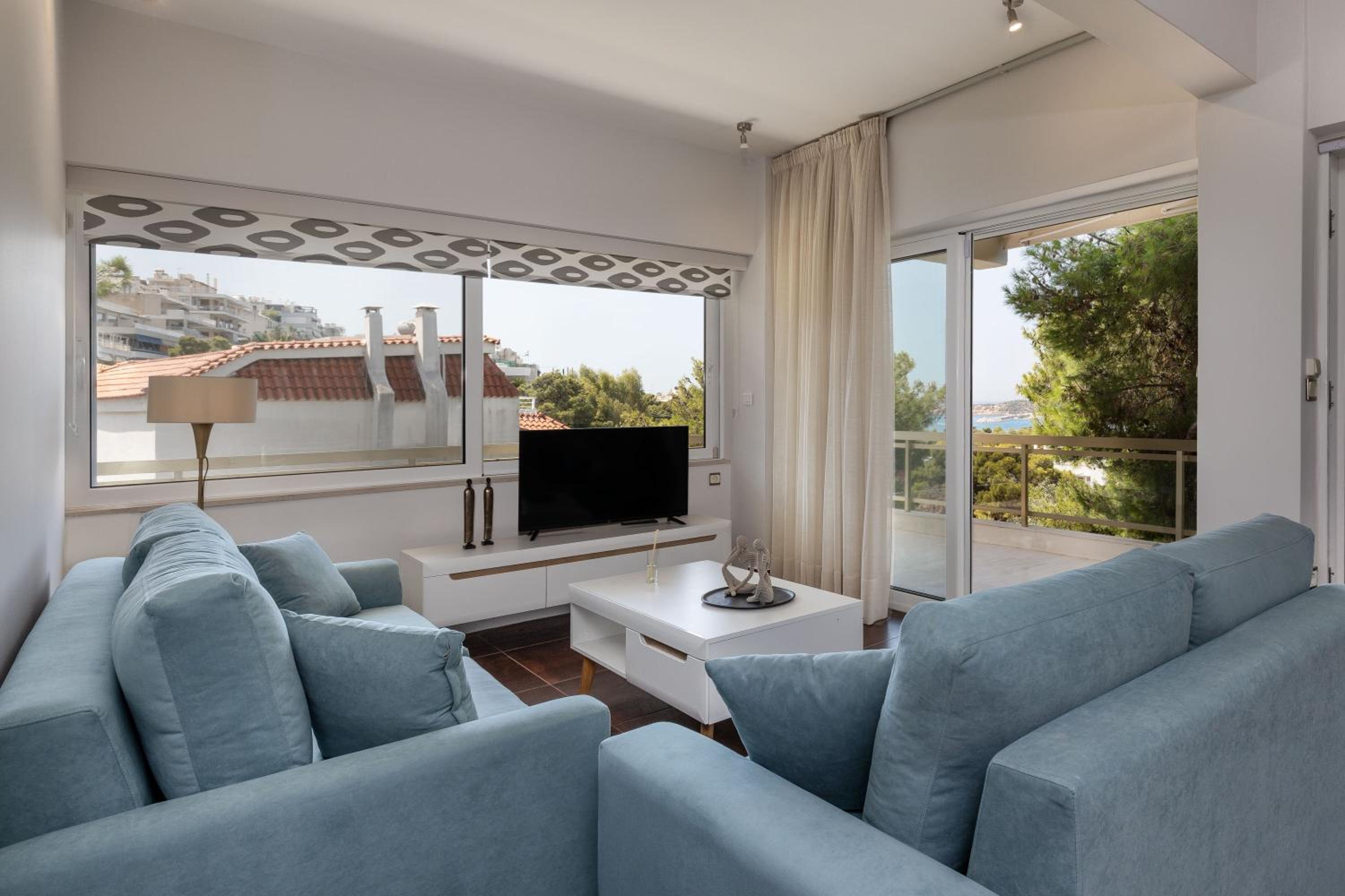 Relux Sea View 2 Bedroom Apartment by BluPine