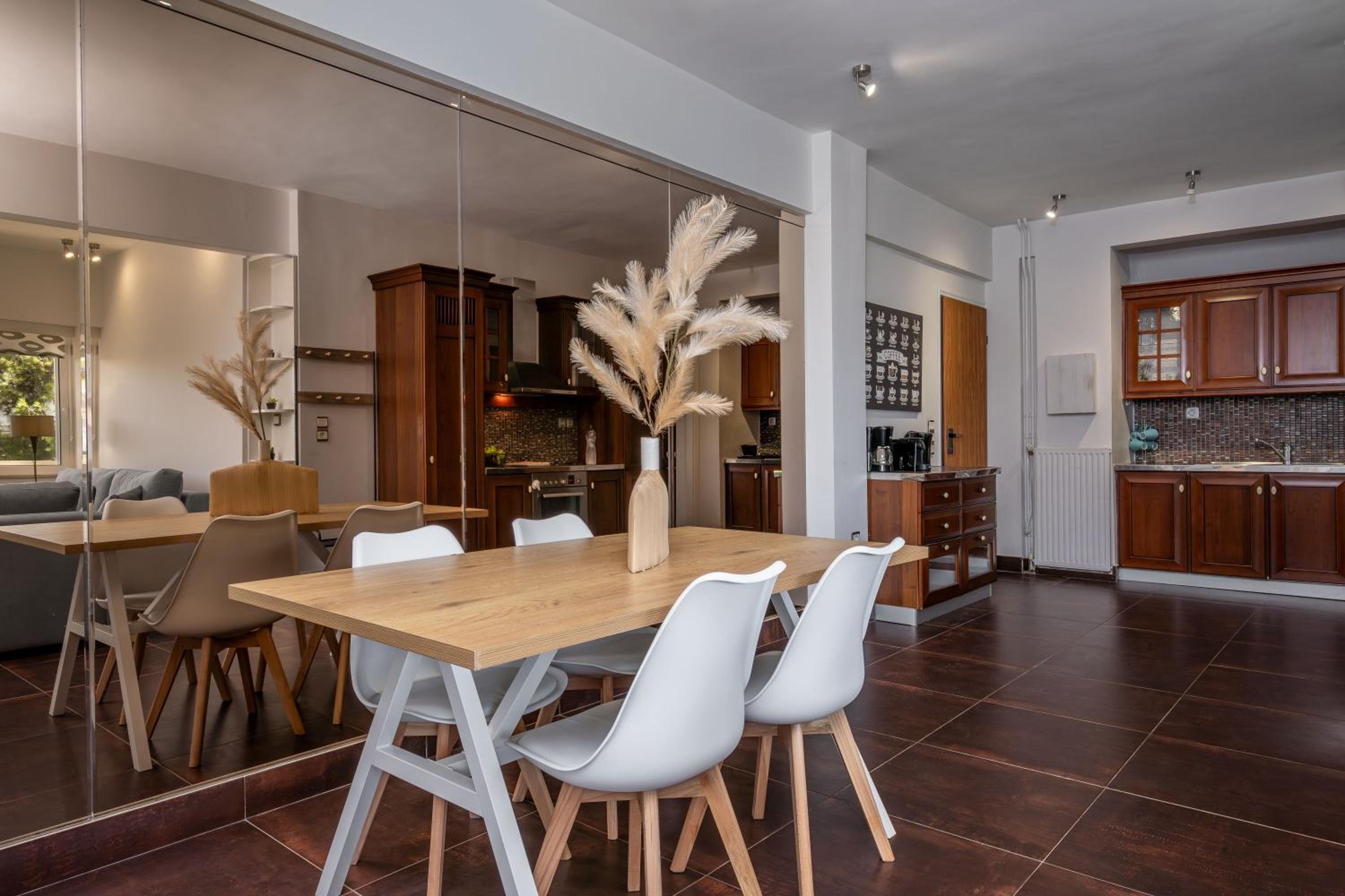 Relux Sea View 2 Bedroom Apartment by BluPine