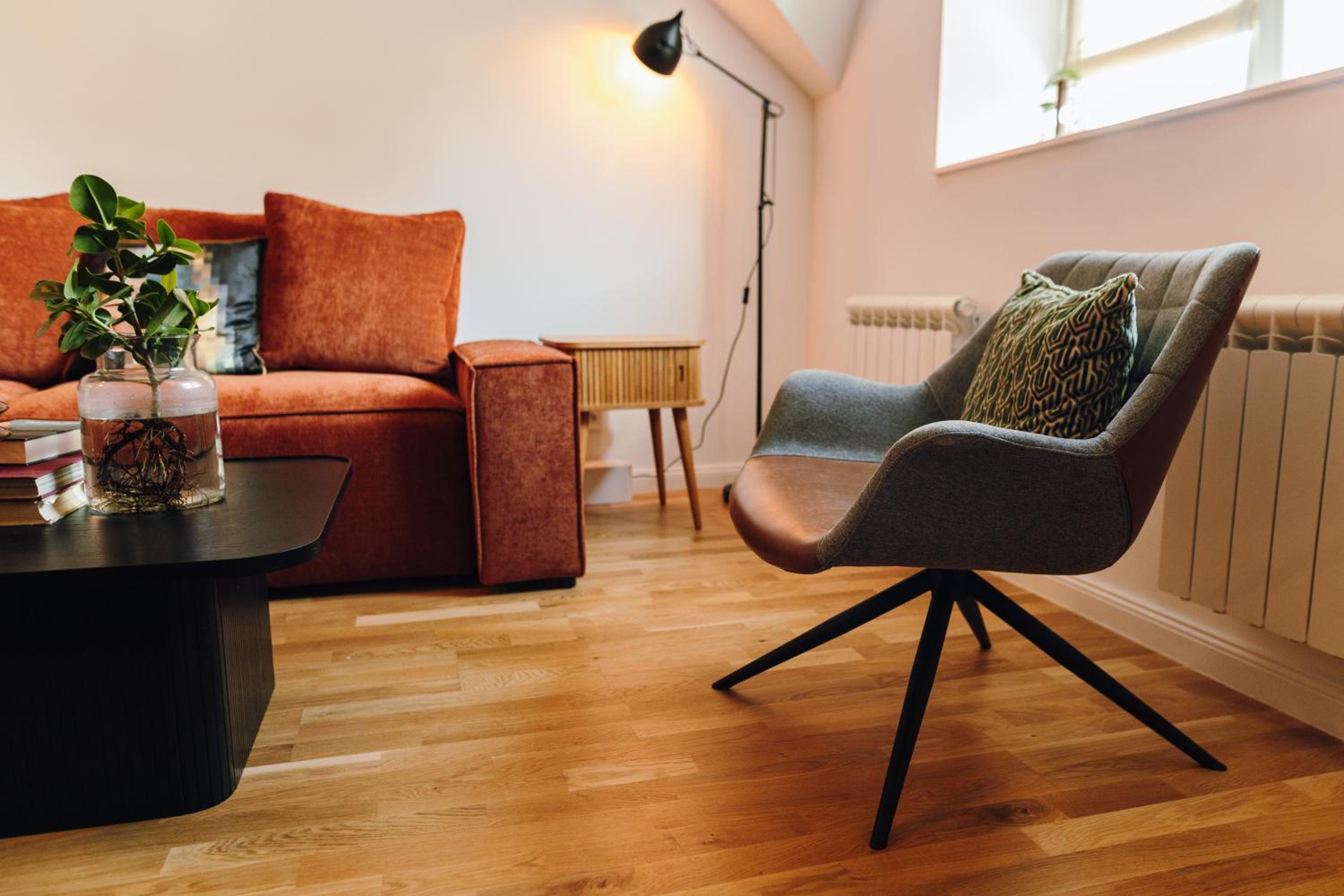 Modern Mezzanine Apt at Jecna st