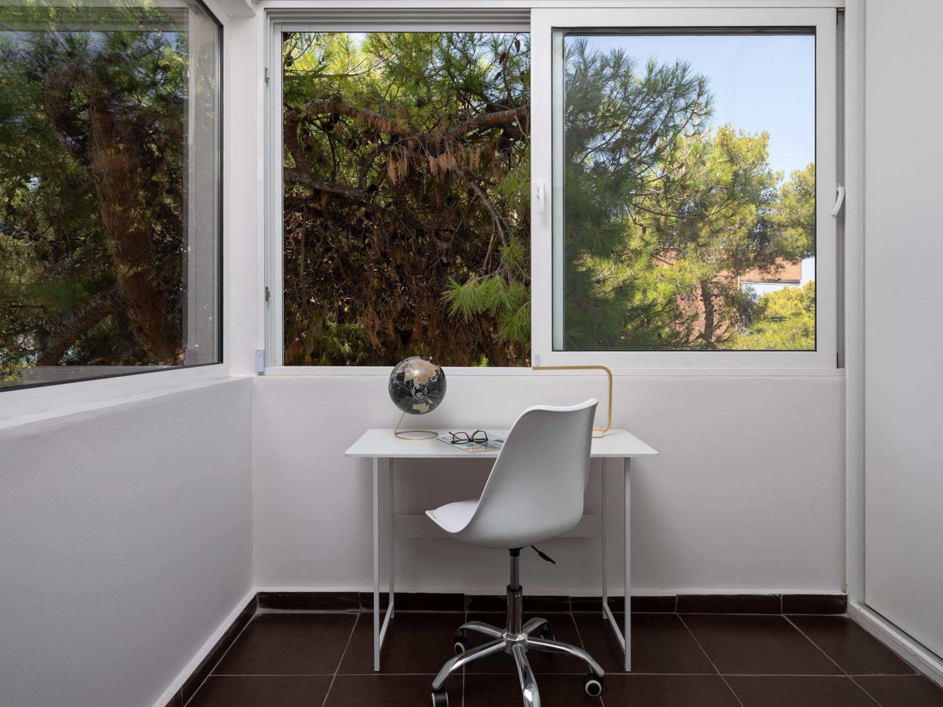 Relux Sea View 2 Bedroom Apartment by BluPine