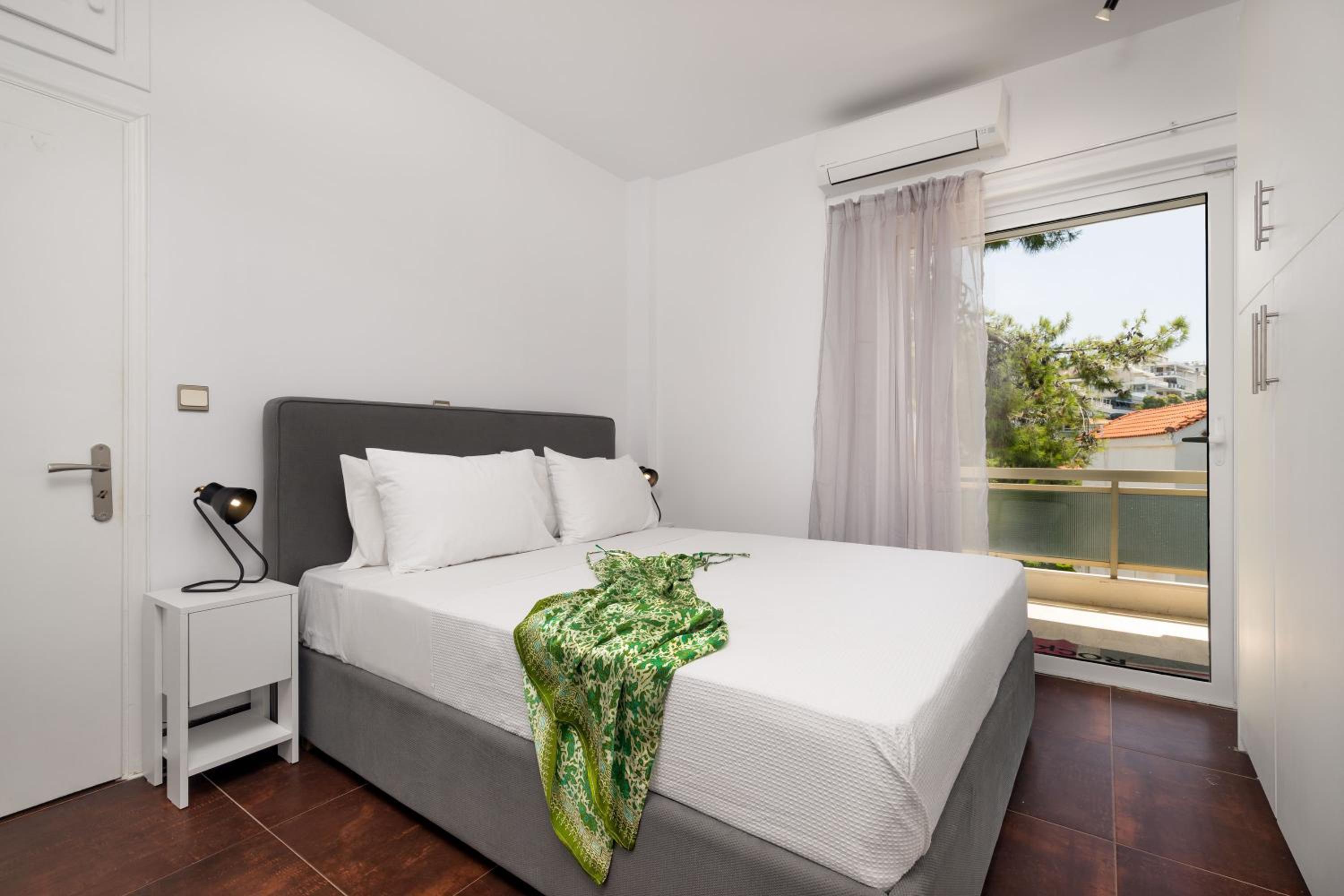 Relux Sea View 2 Bedroom Apartment by BluPine