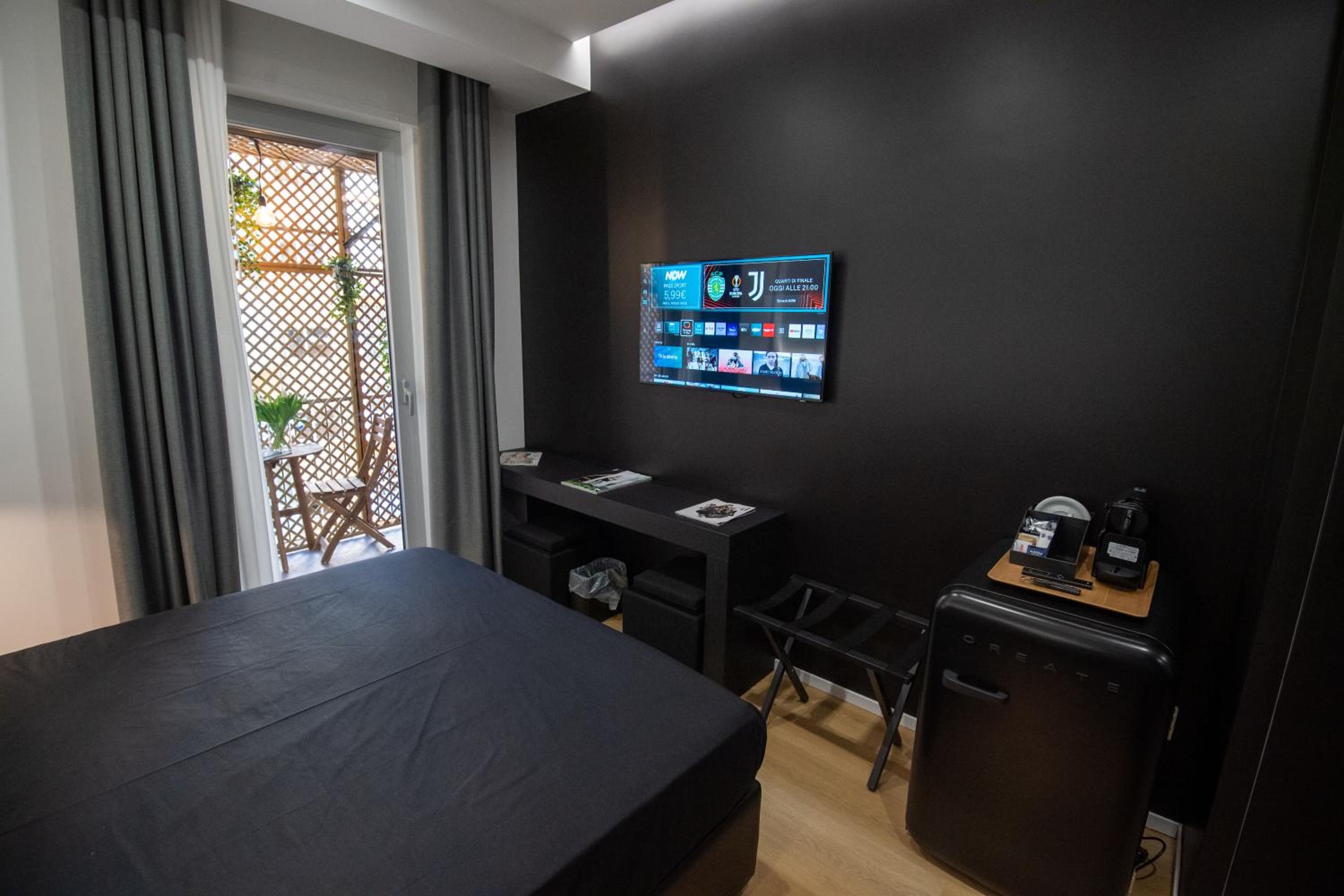 Contemporaneamente 147 - Modern & Comfort Rooms view 4