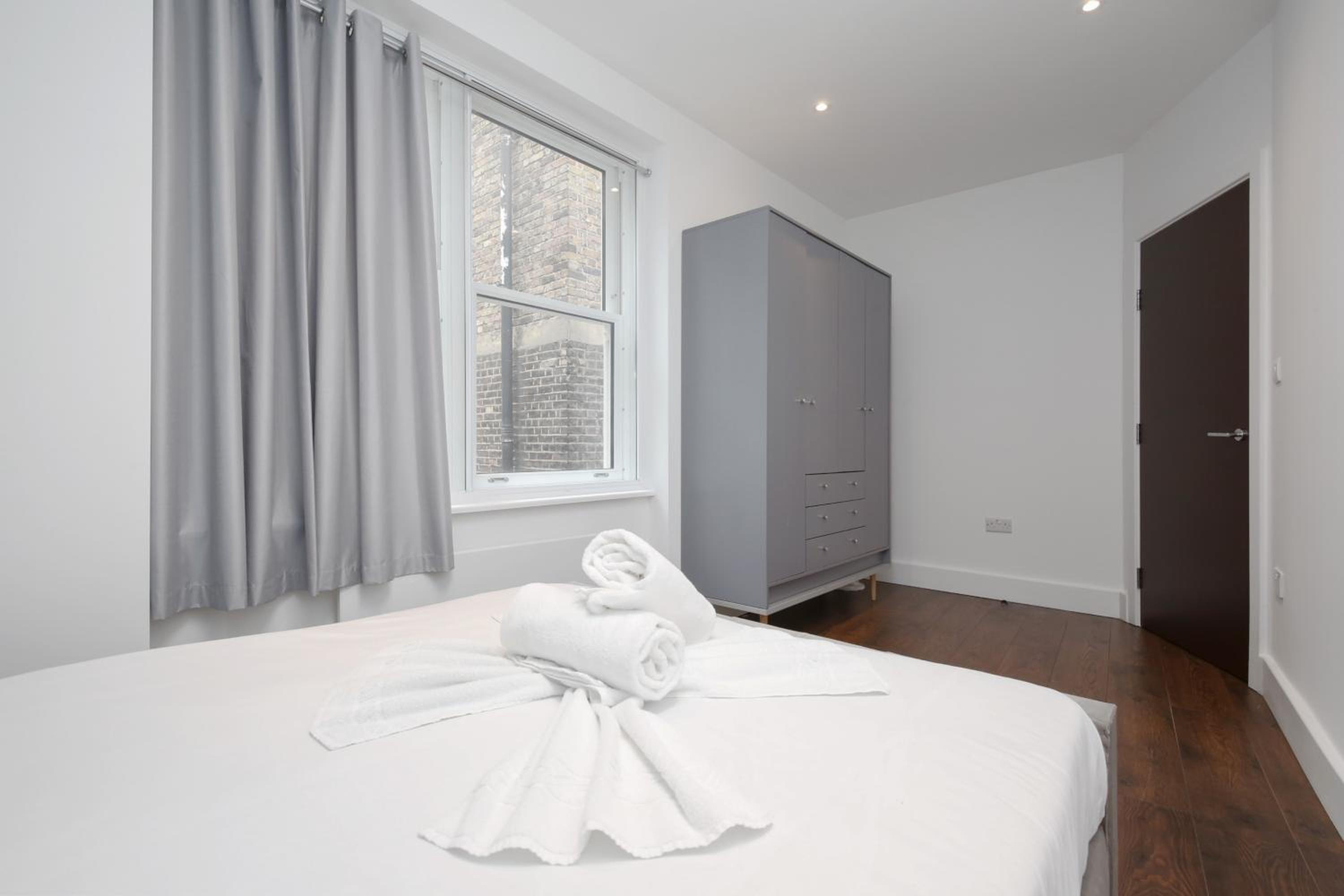 Imperial Middlesex Street Apartments