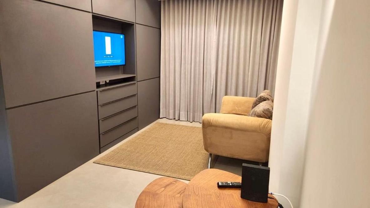 Loft Confortável e Elegante com Quarto Fechado