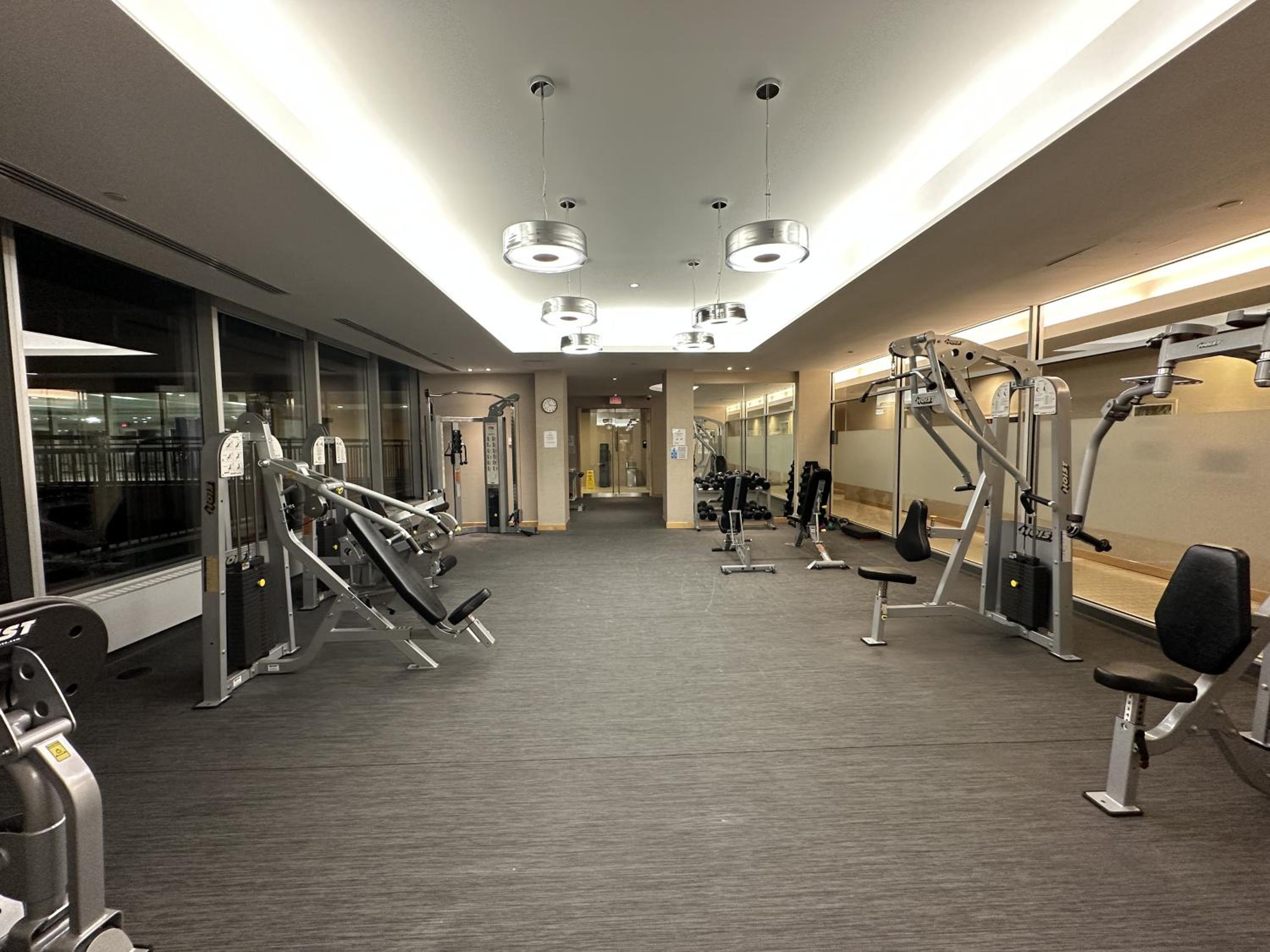 Luxury Downtown Toronto 2 Bedroom Suite with City and Lake Views and Free Parking
