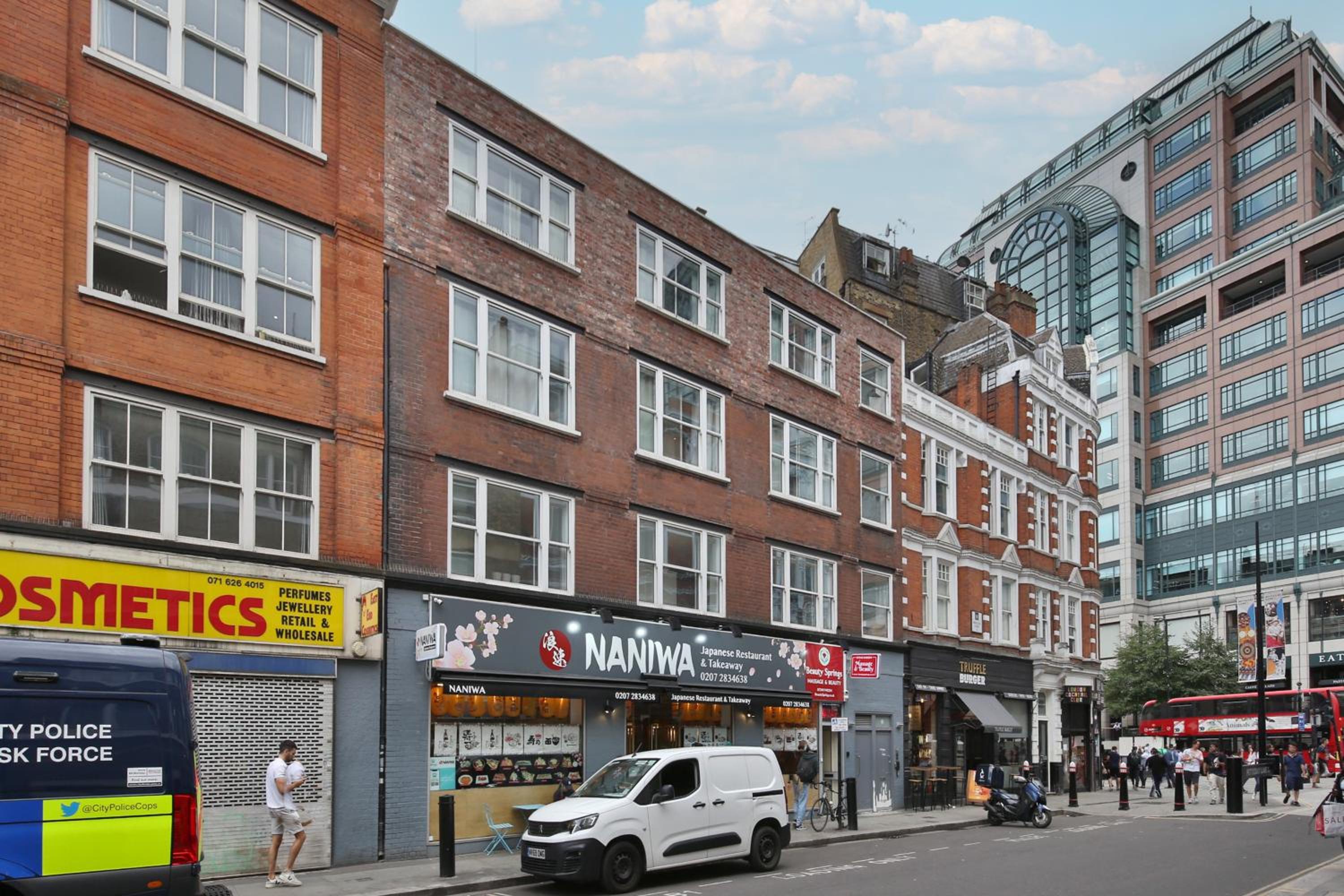 Imperial Middlesex Street Apartments