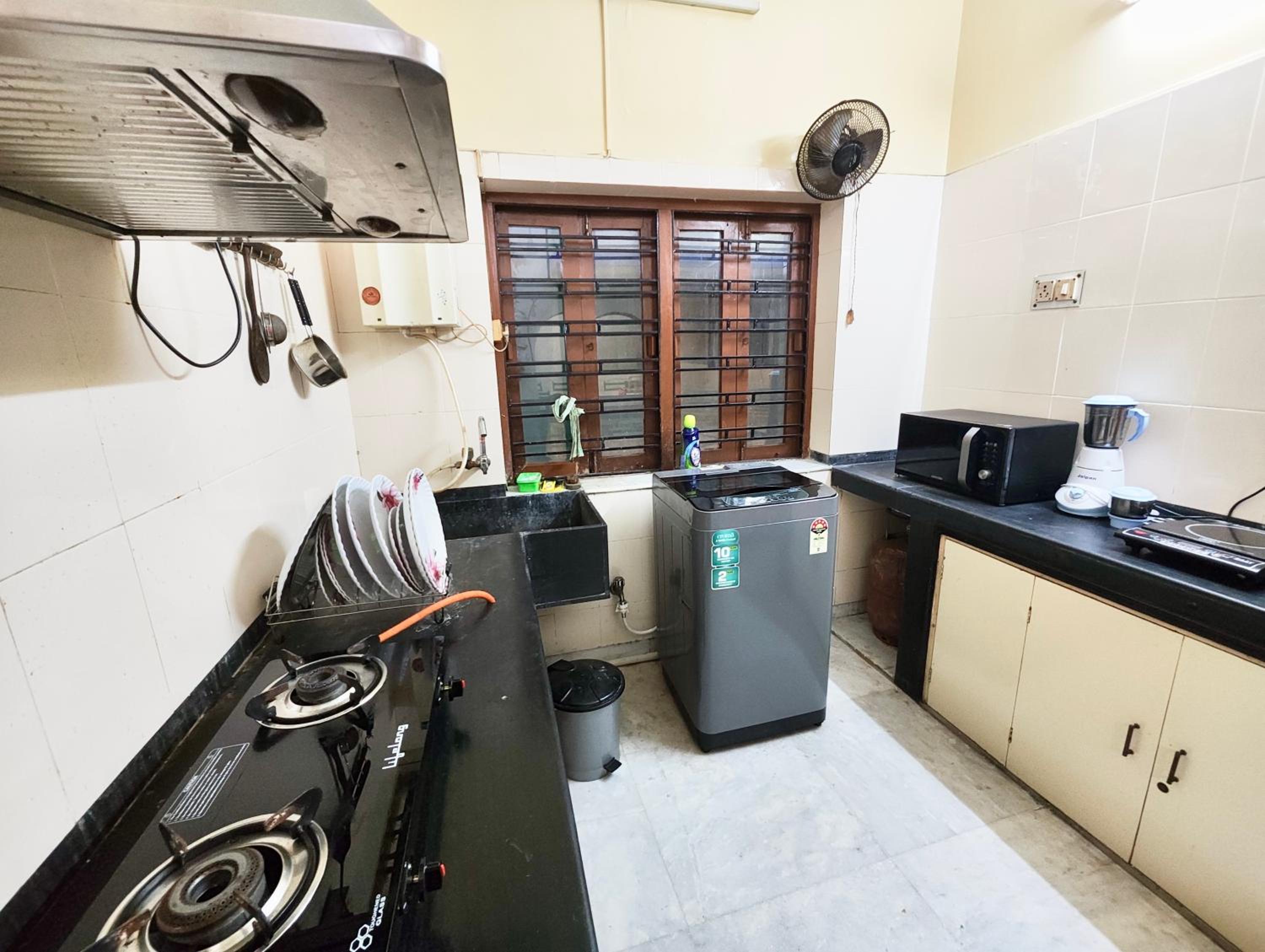 Spacious 3BHK House opp South City Mall view 4
