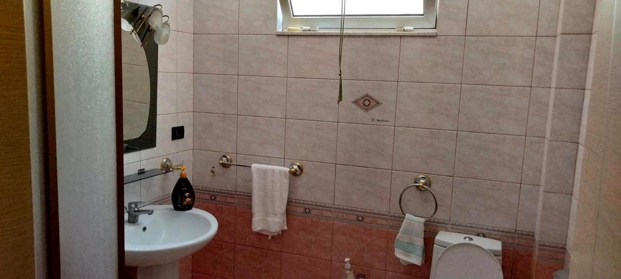 Vila Tahiri 2