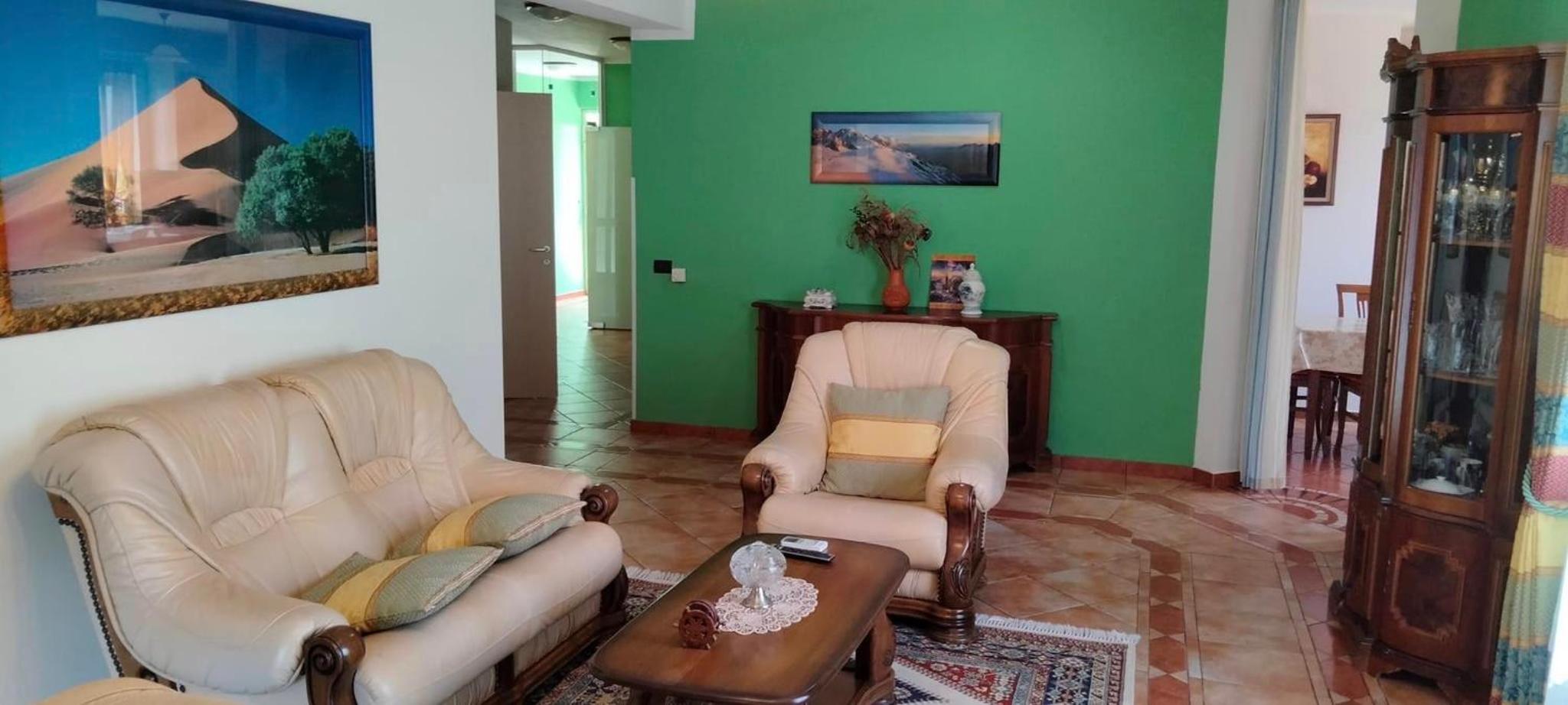 Vila Tahiri 2