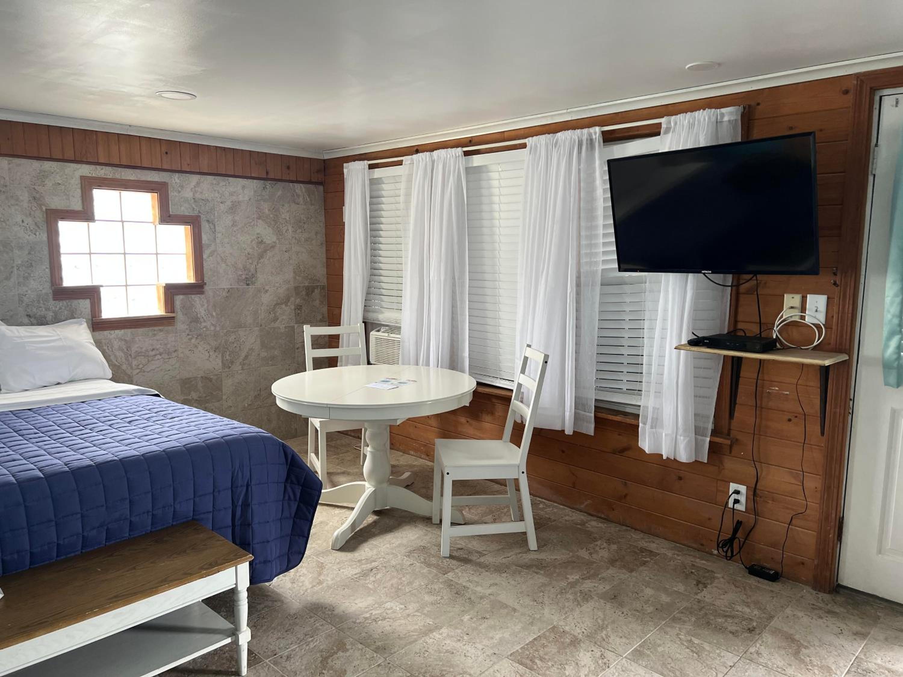 Nautical Motel - Property Image 4