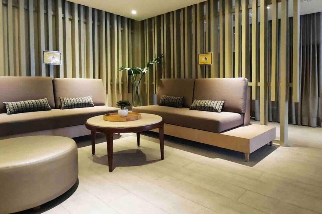 Luxe 1BR w/ Balcony @ Uptown Parksuites photo 5