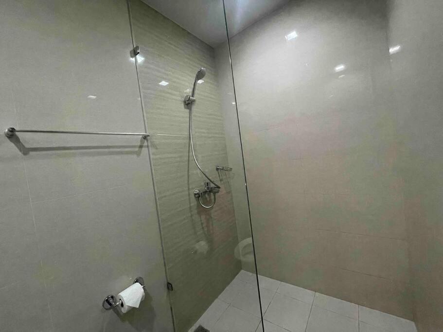 Luxe 1BR w/ Balcony @ Uptown Parksuites