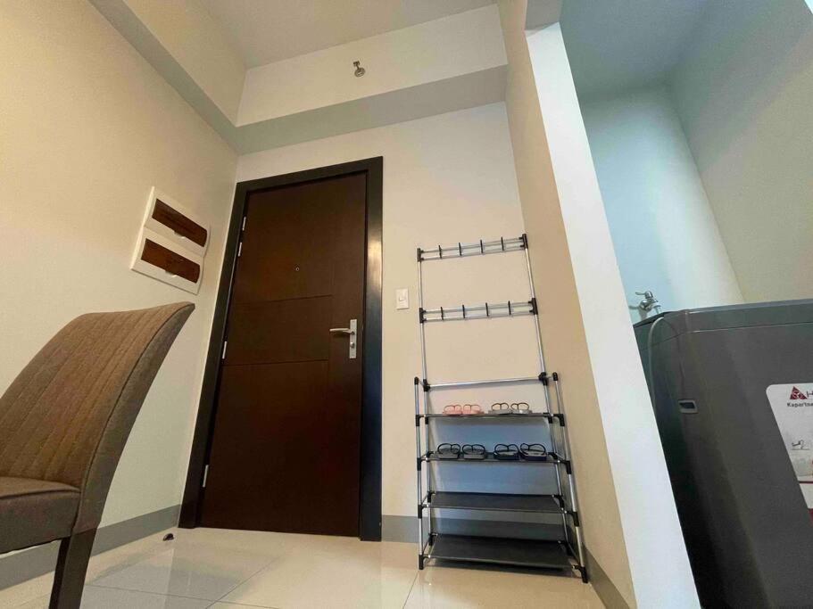 Luxe 1BR w/ Balcony @ Uptown Parksuites photo 4