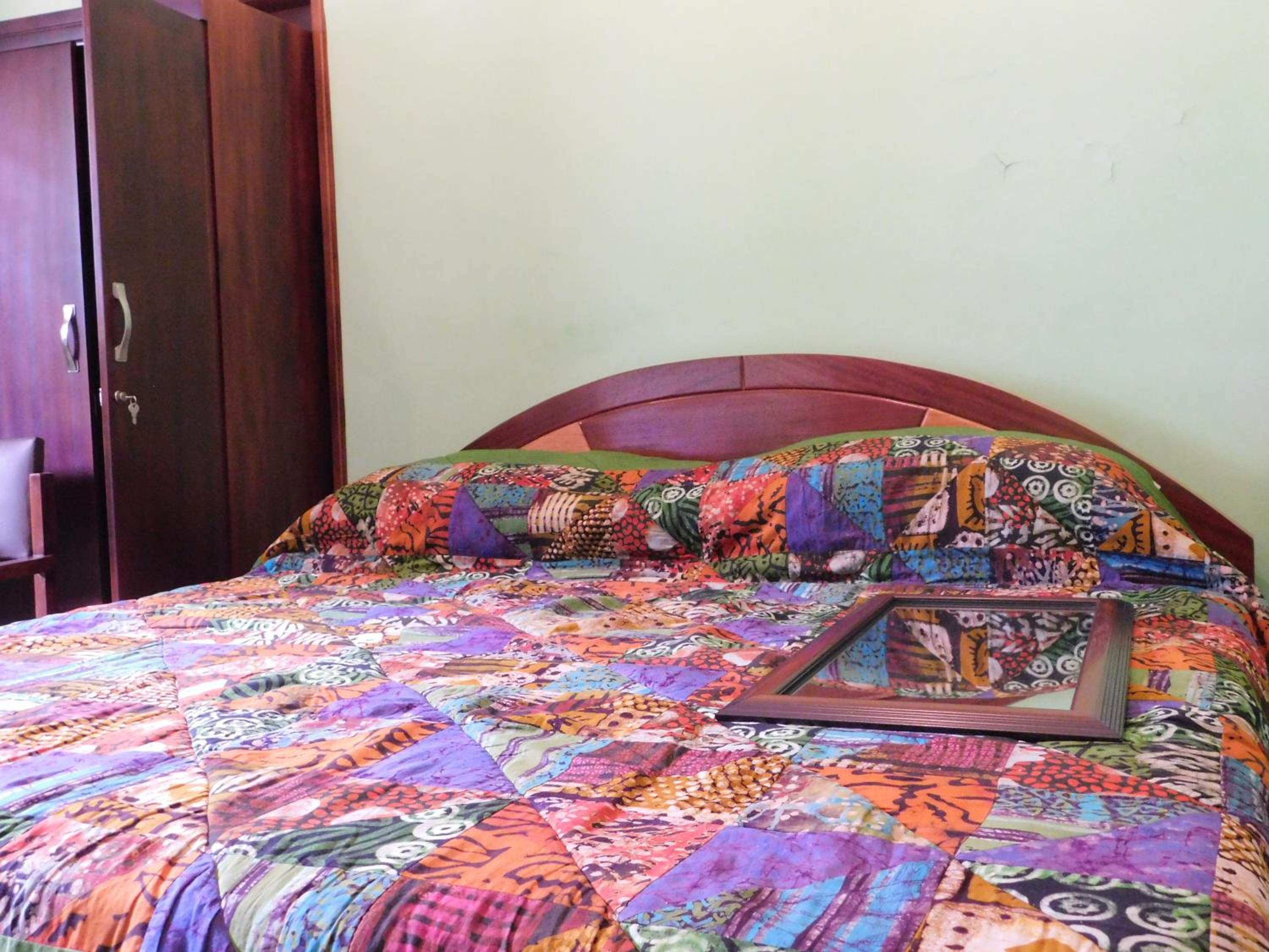 Jesiwa B's Little Palace
