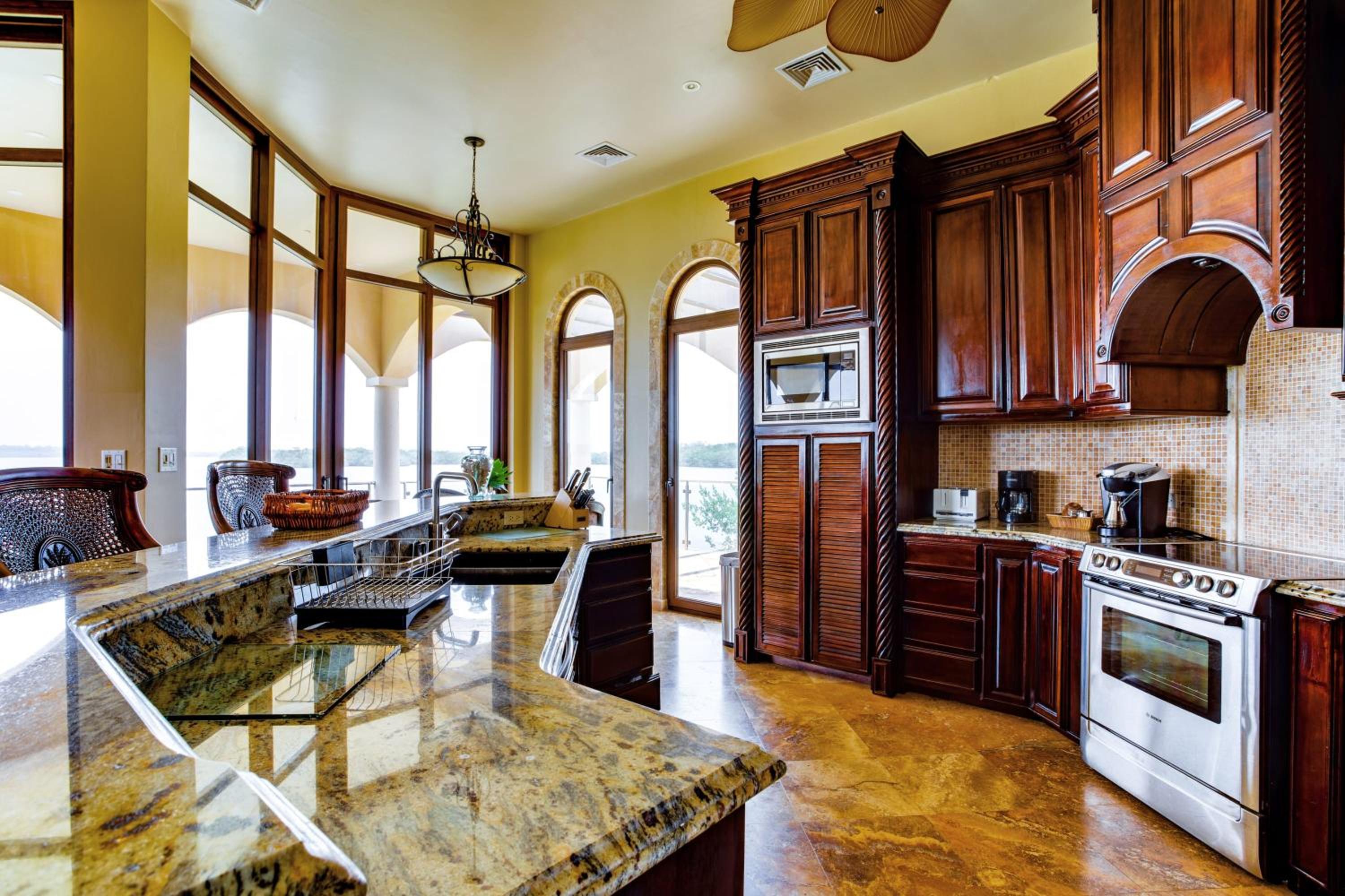 Villa Castello- Water Views & Resort Amenities