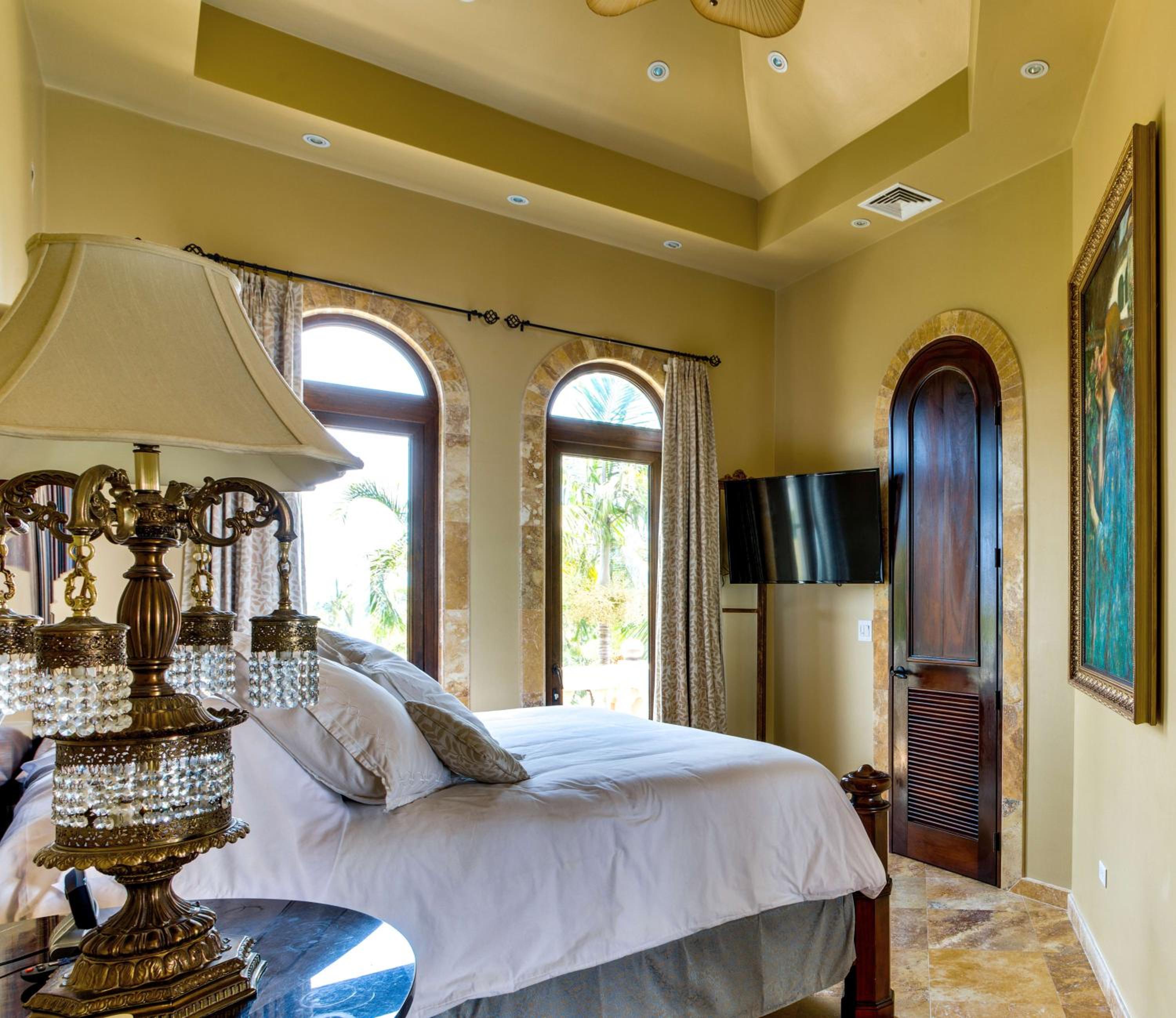 Villa Castello- Water Views & Resort Amenities