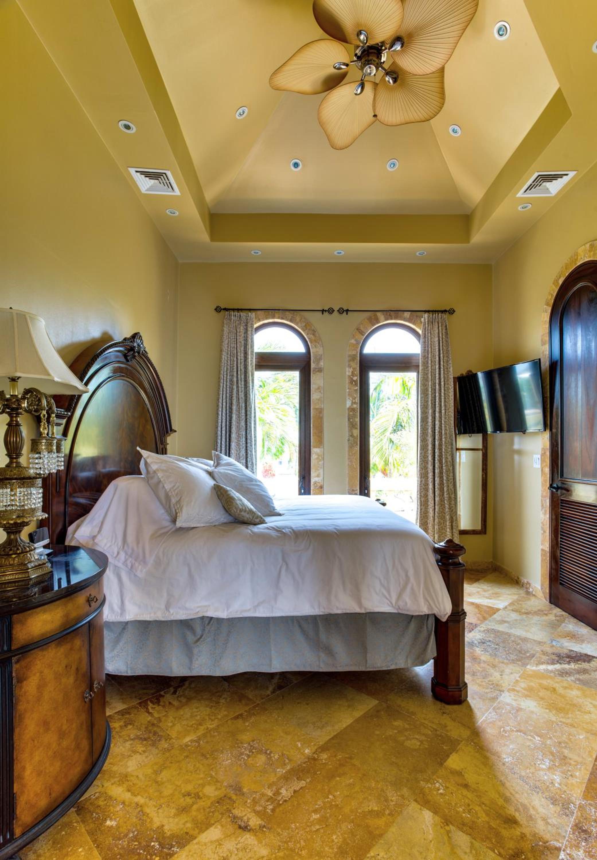 Villa Castello- Water Views & Resort Amenities