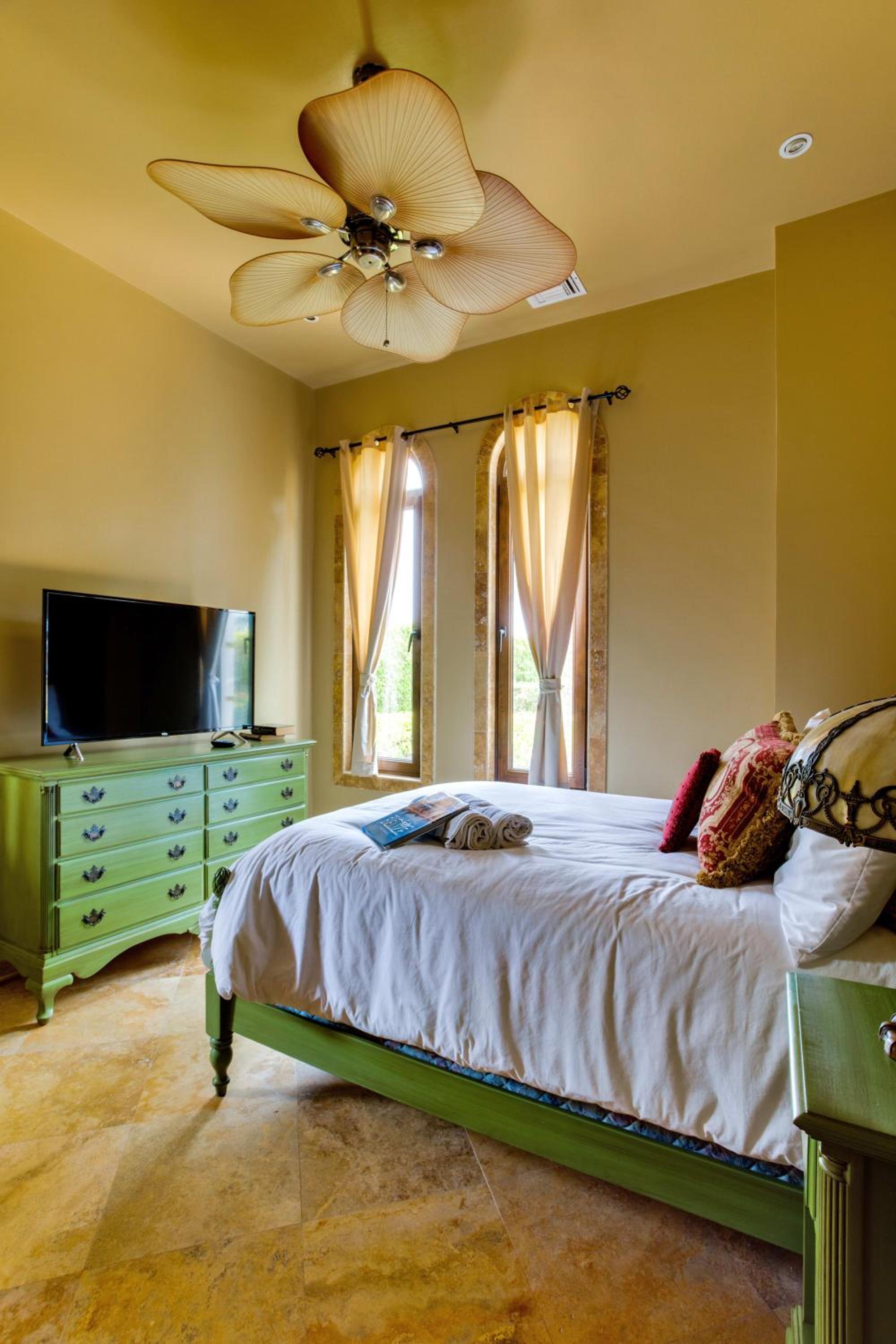 Villa Castello- Water Views & Resort Amenities
