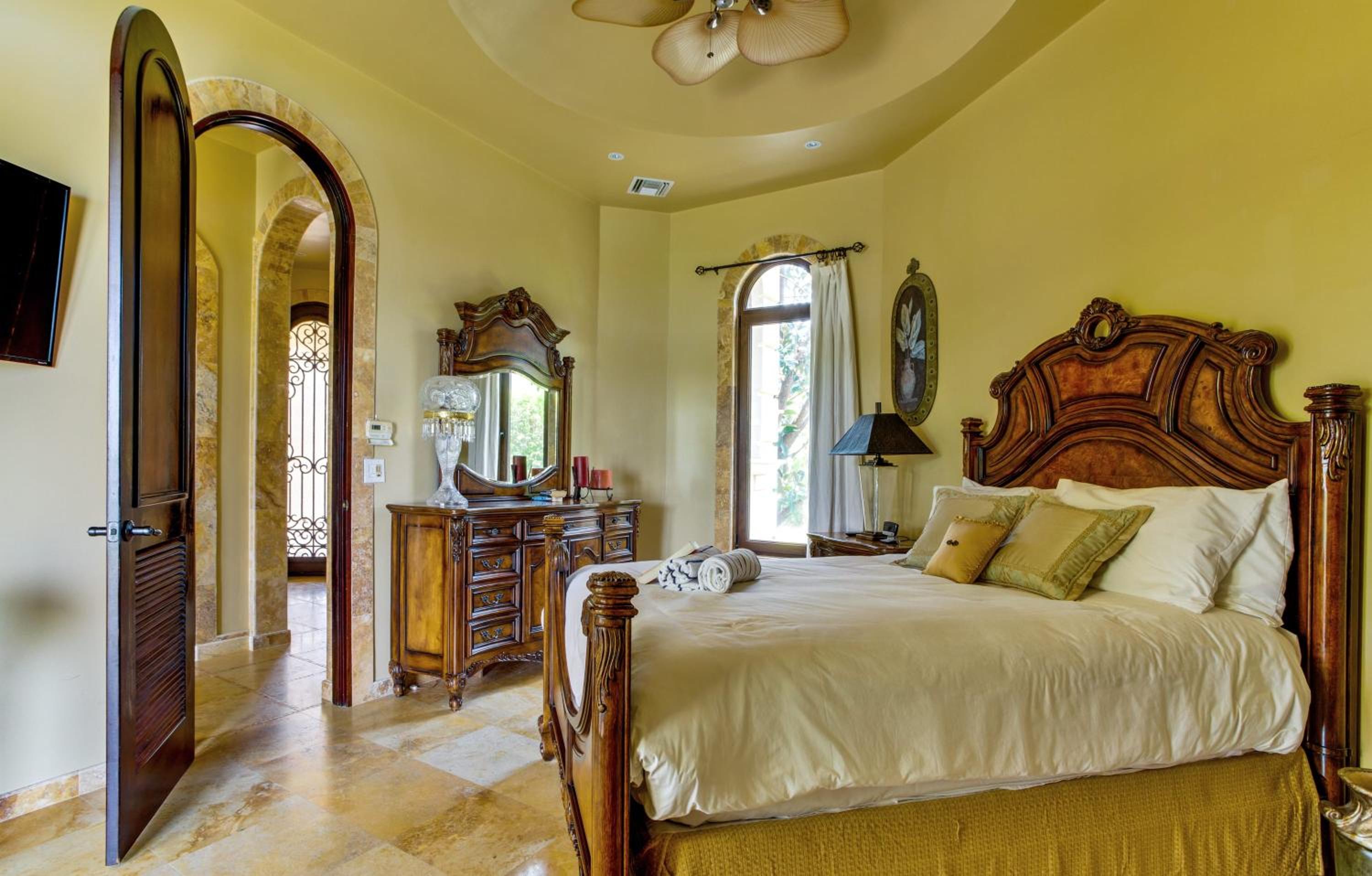 Villa Castello- Water Views & Resort Amenities