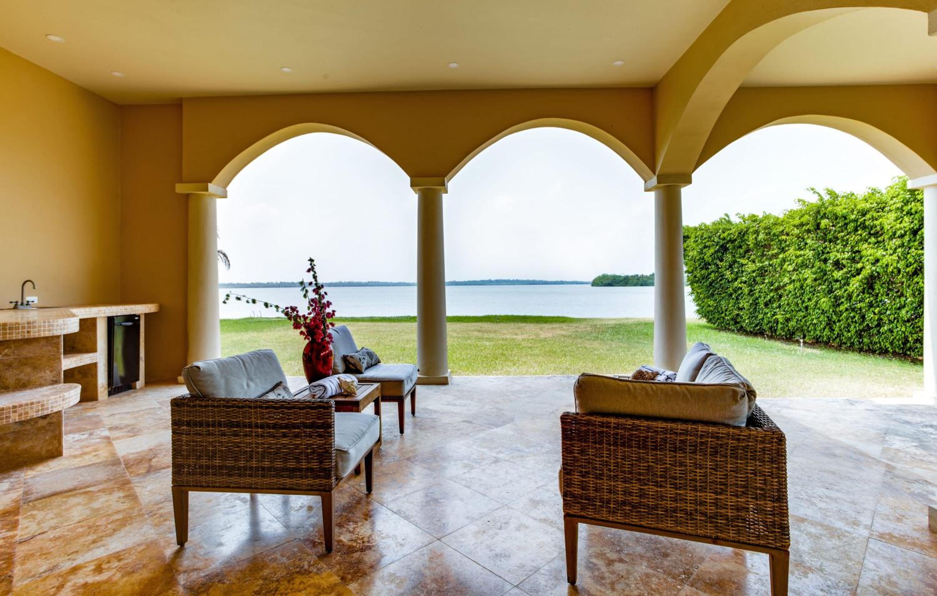 Villa Castello- Water Views & Resort Amenities