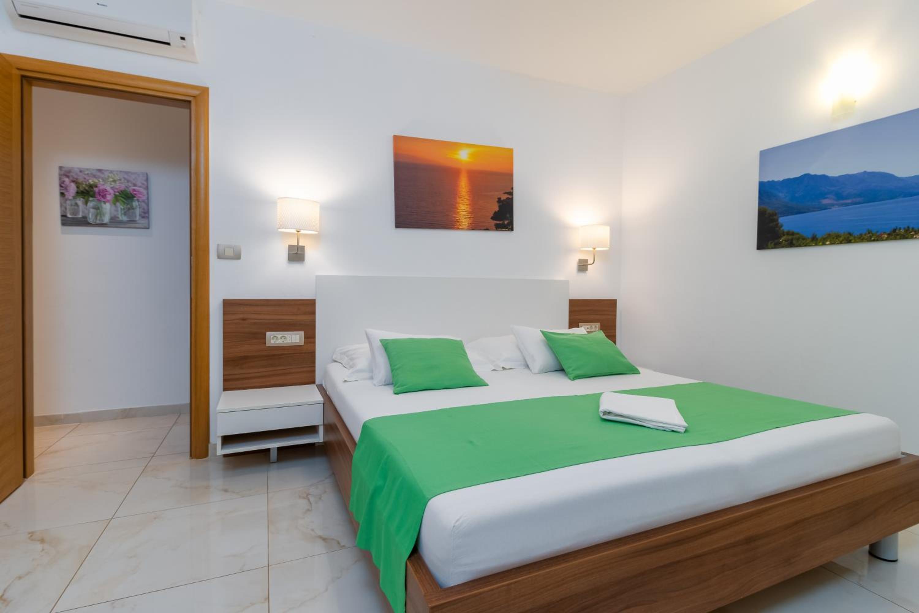Villasanta De Luxe Apartments with Pool photo 3