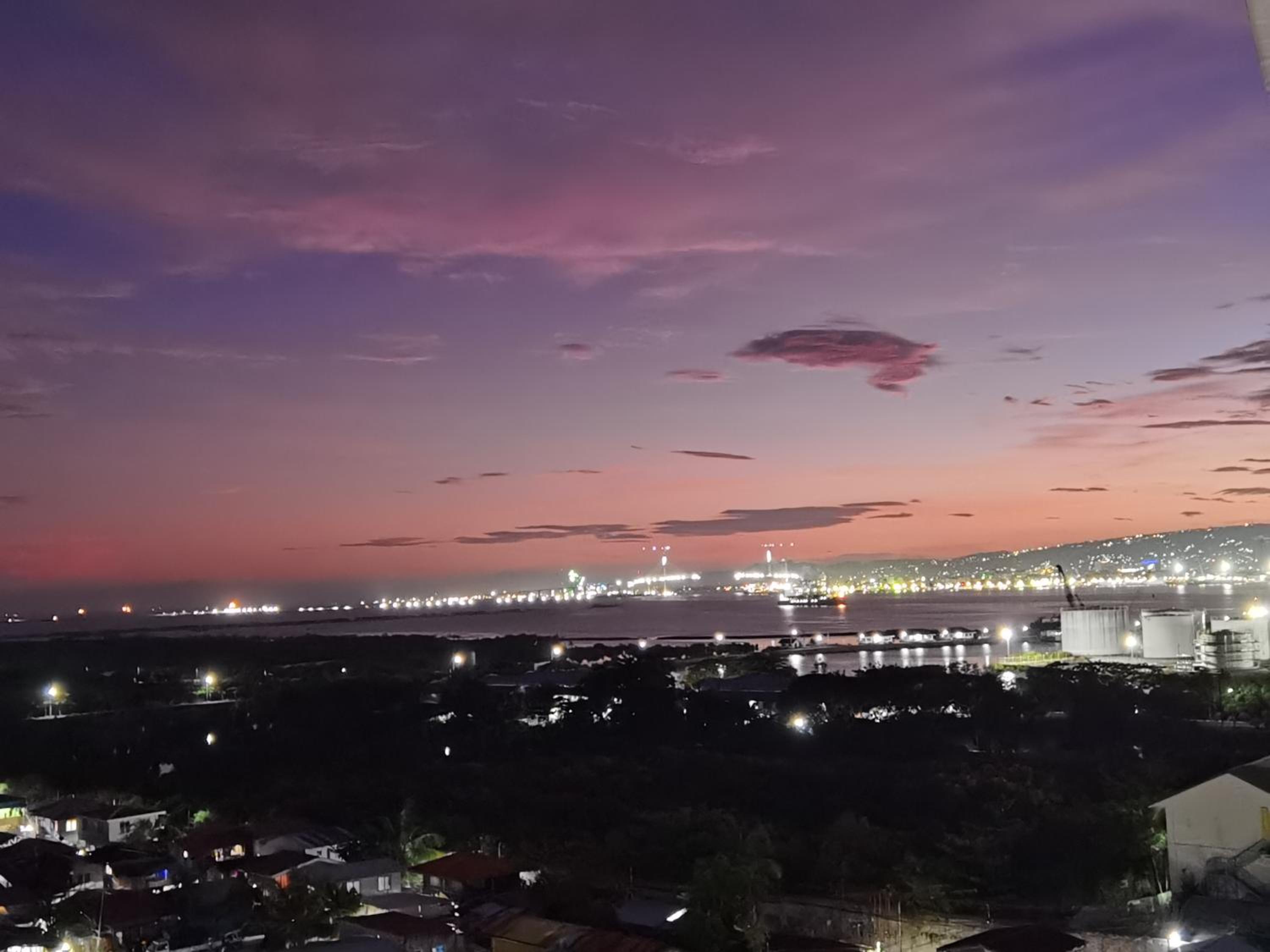 Affordable Condo with Fast Wifi & Near Airport