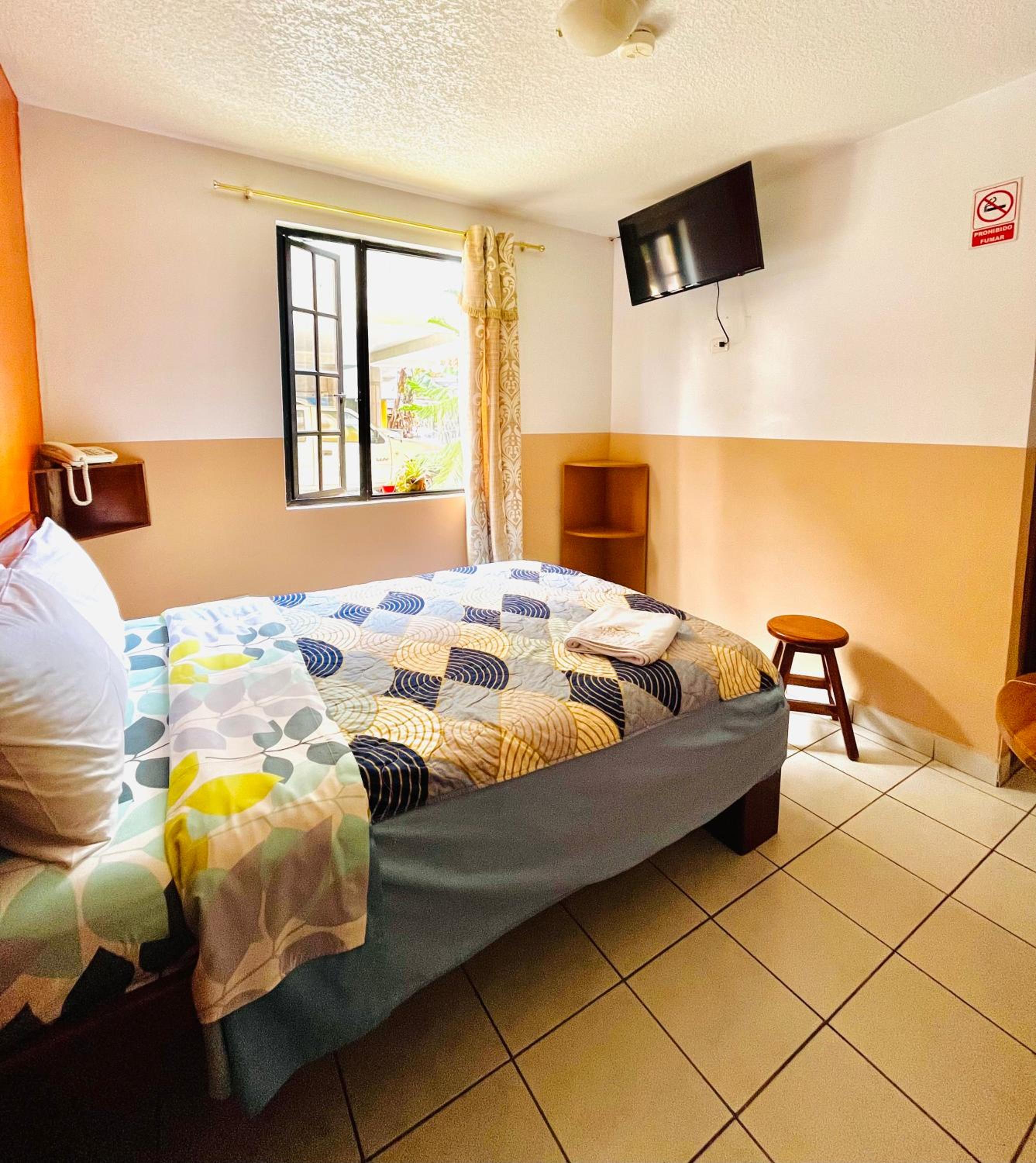Hostal Alpachaca - New Quito Airport view 4