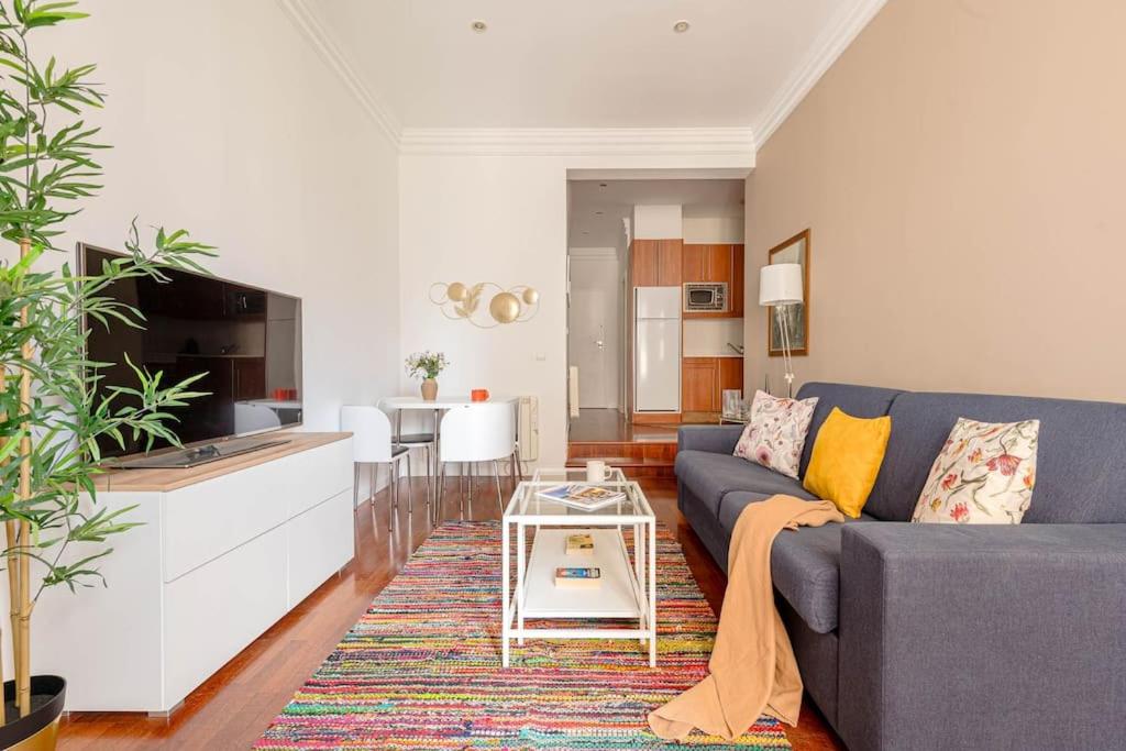 Bright apartment in Gran Vía with balconies INF2Iz3 view 2