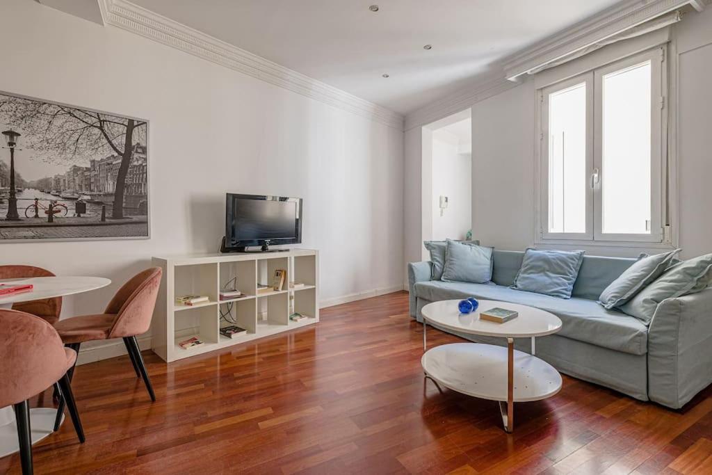 Modern apartment in Chueca INF3Iz4 view 2
