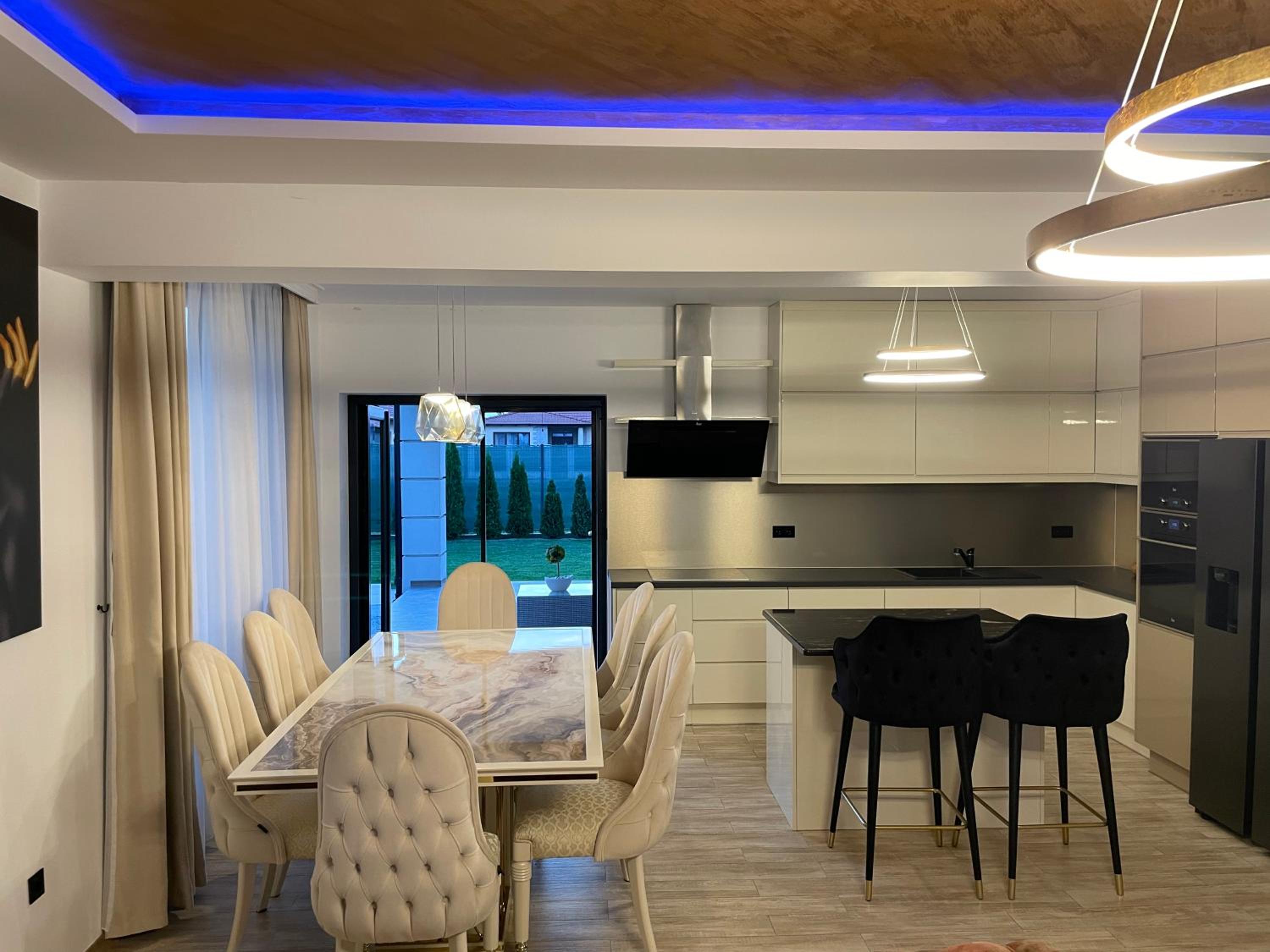 Class Luxury Residence view 3