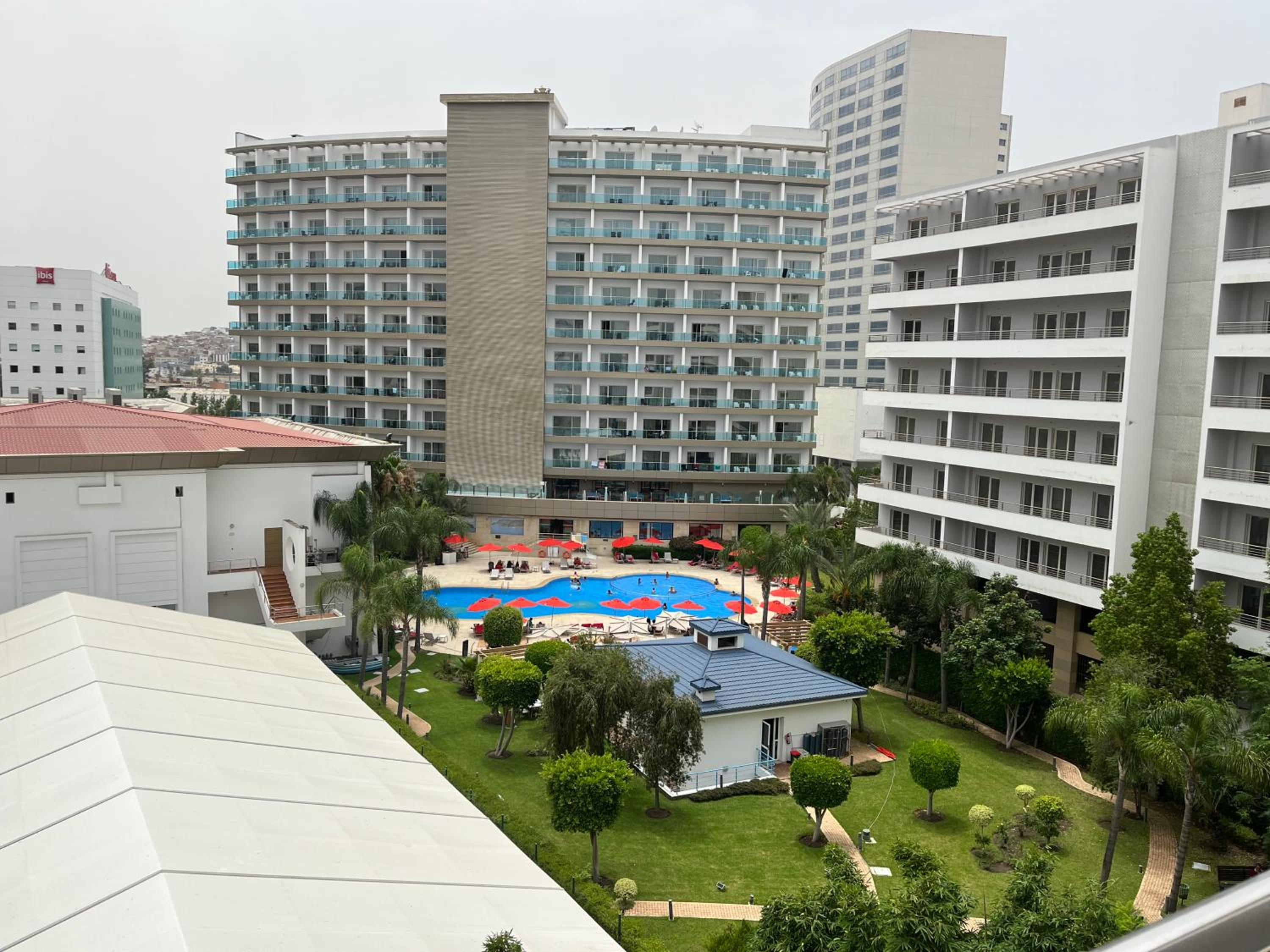 Appartement luxueux de 2 chambres et salon pour 4 adultes à Malabata Tanger