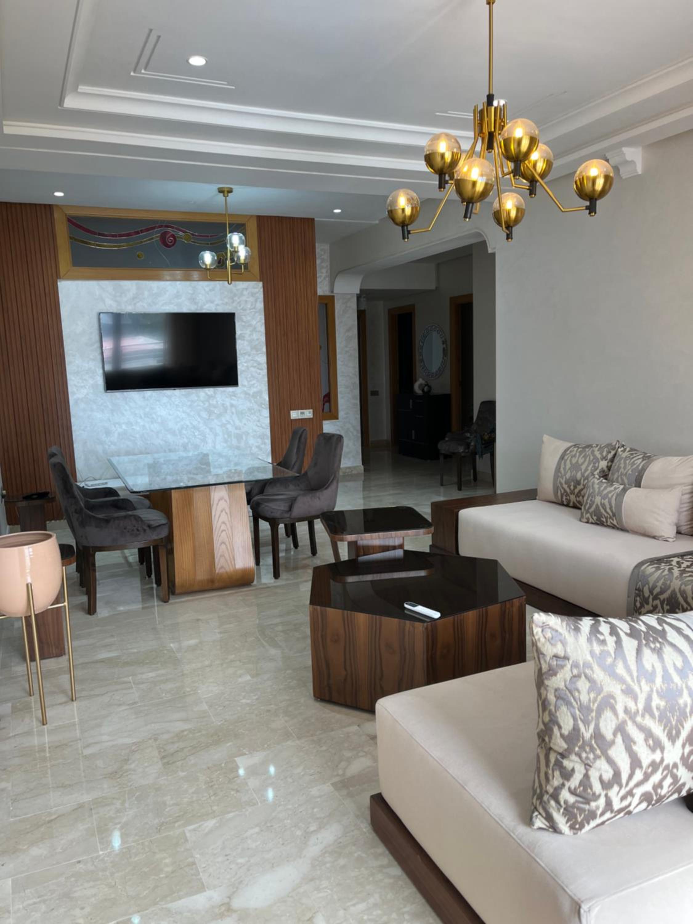 Appartement luxueux de 2 chambres et salon pour 4 adultes à Malabata Tanger
