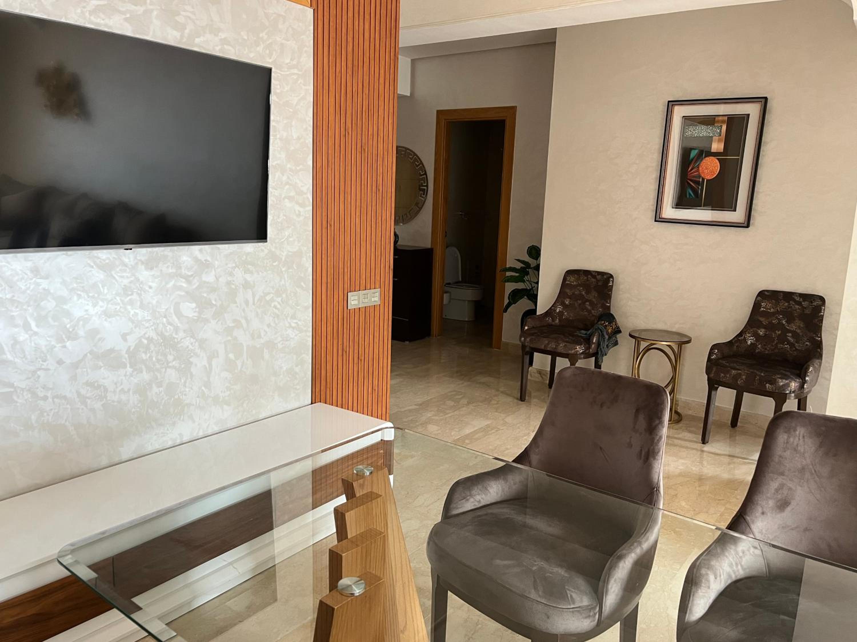 Appartement luxueux de 2 chambres et salon pour 4 adultes à Malabata Tanger