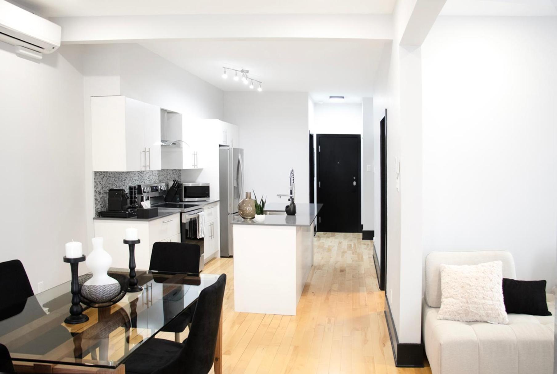 Eat, Explore & Enjoy Downtown Montreal at this Sleek City Escape located in Plateau Mont-Royal - Apt 4