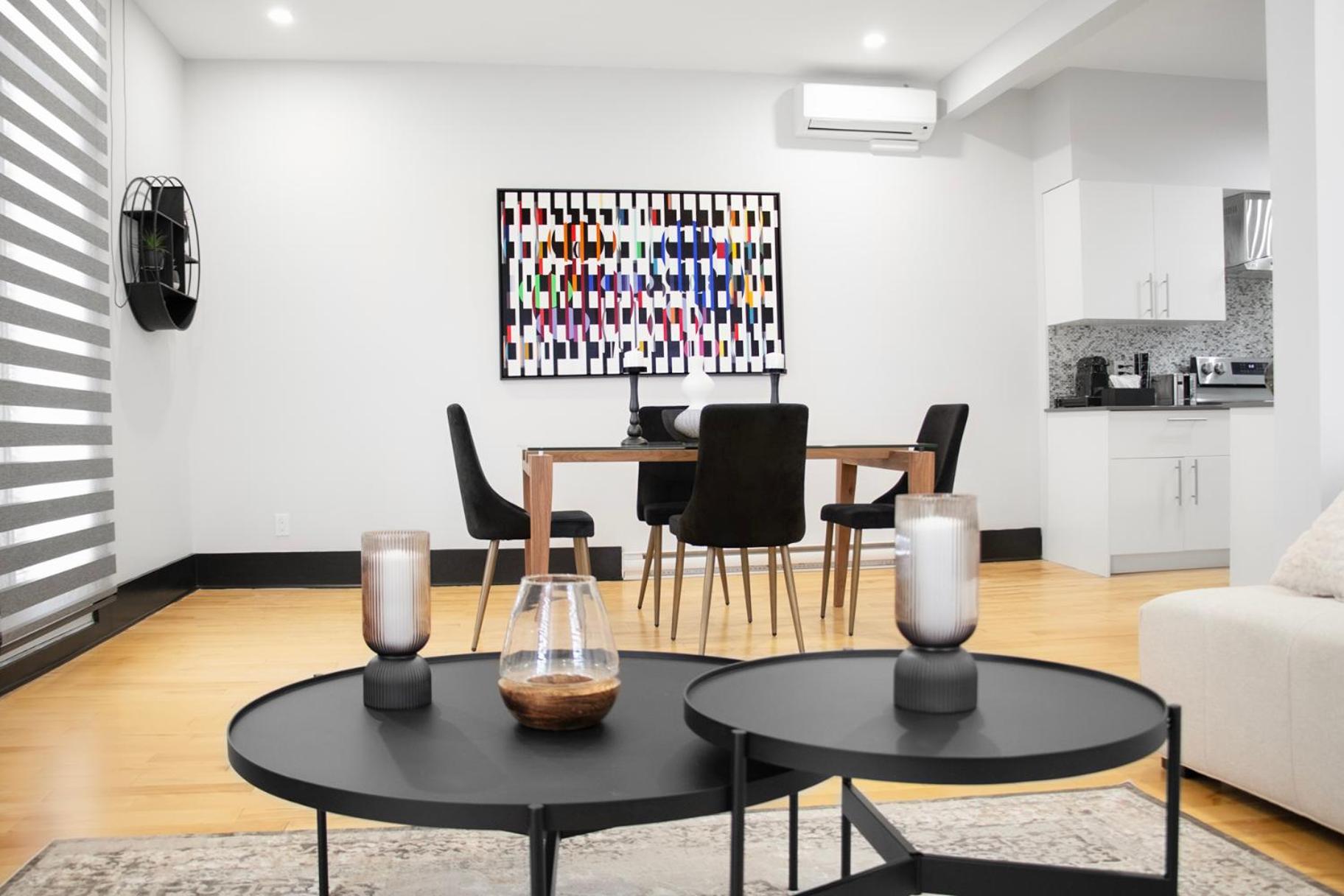 Eat, Explore & Enjoy Downtown Montreal at this Sleek City Escape located in Plateau Mont-Royal - Apt 4
