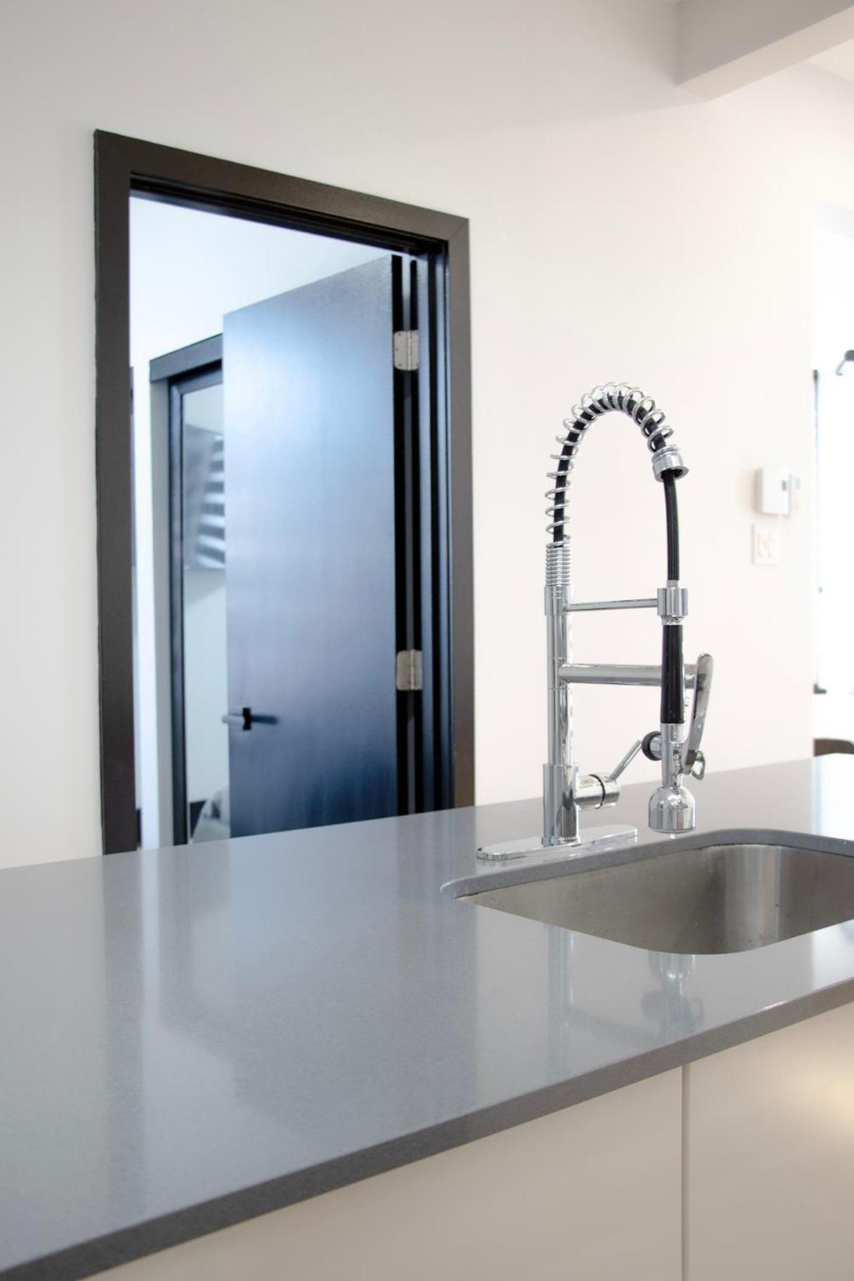 Eat, Explore & Enjoy Downtown Montreal at this Sleek City Escape located in Plateau Mont-Royal - Apt 4