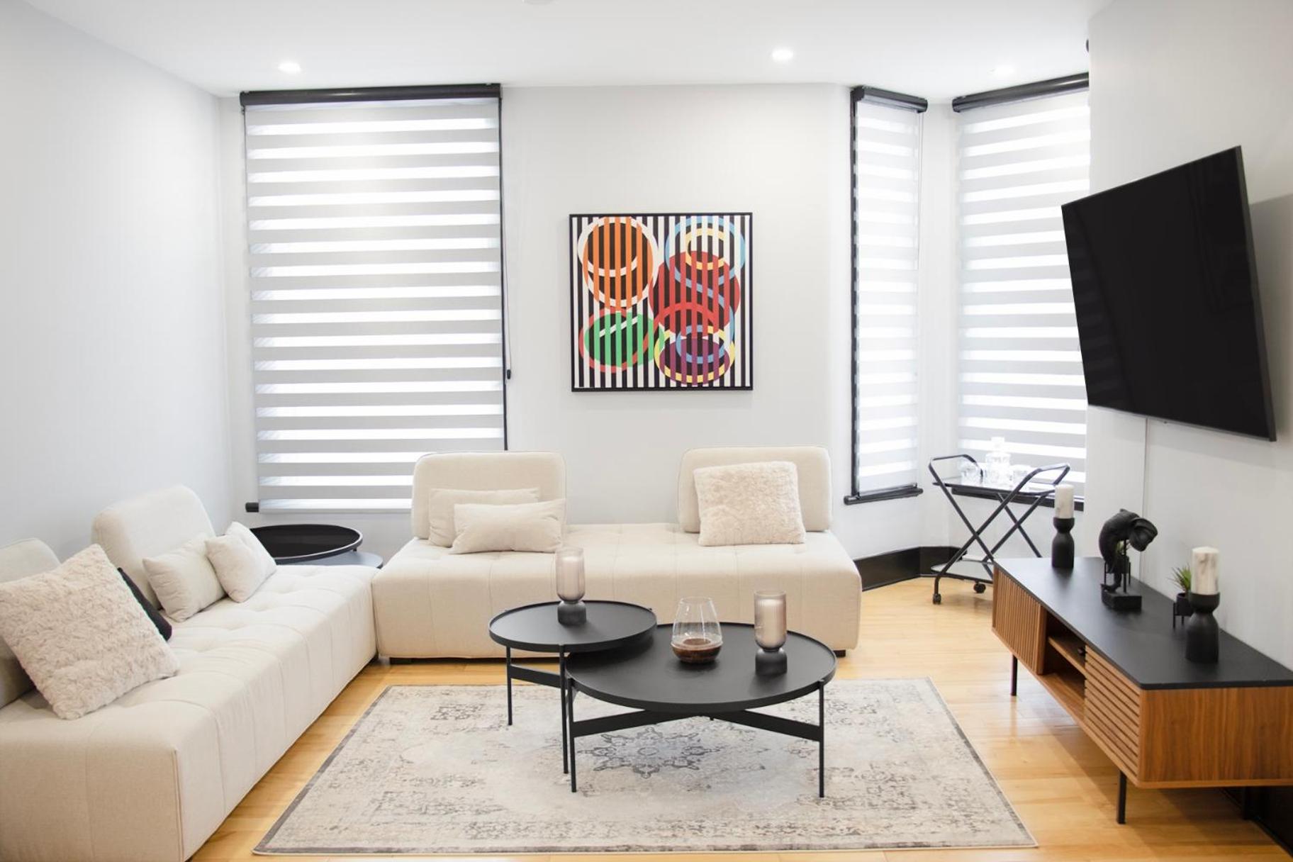 Eat, Explore & Enjoy Downtown Montreal at this Sleek City Escape located in Plateau Mont-Royal - Apt 4