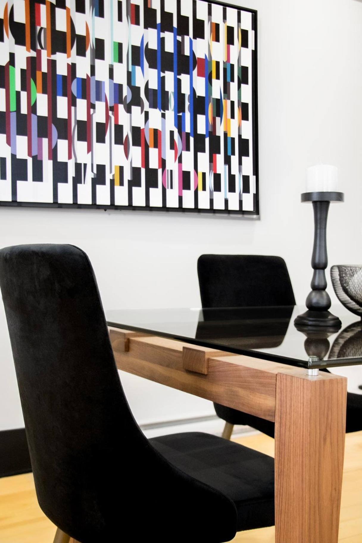 Eat, Explore & Enjoy Downtown Montreal at this Sleek City Escape located in Plateau Mont-Royal - Apt 4