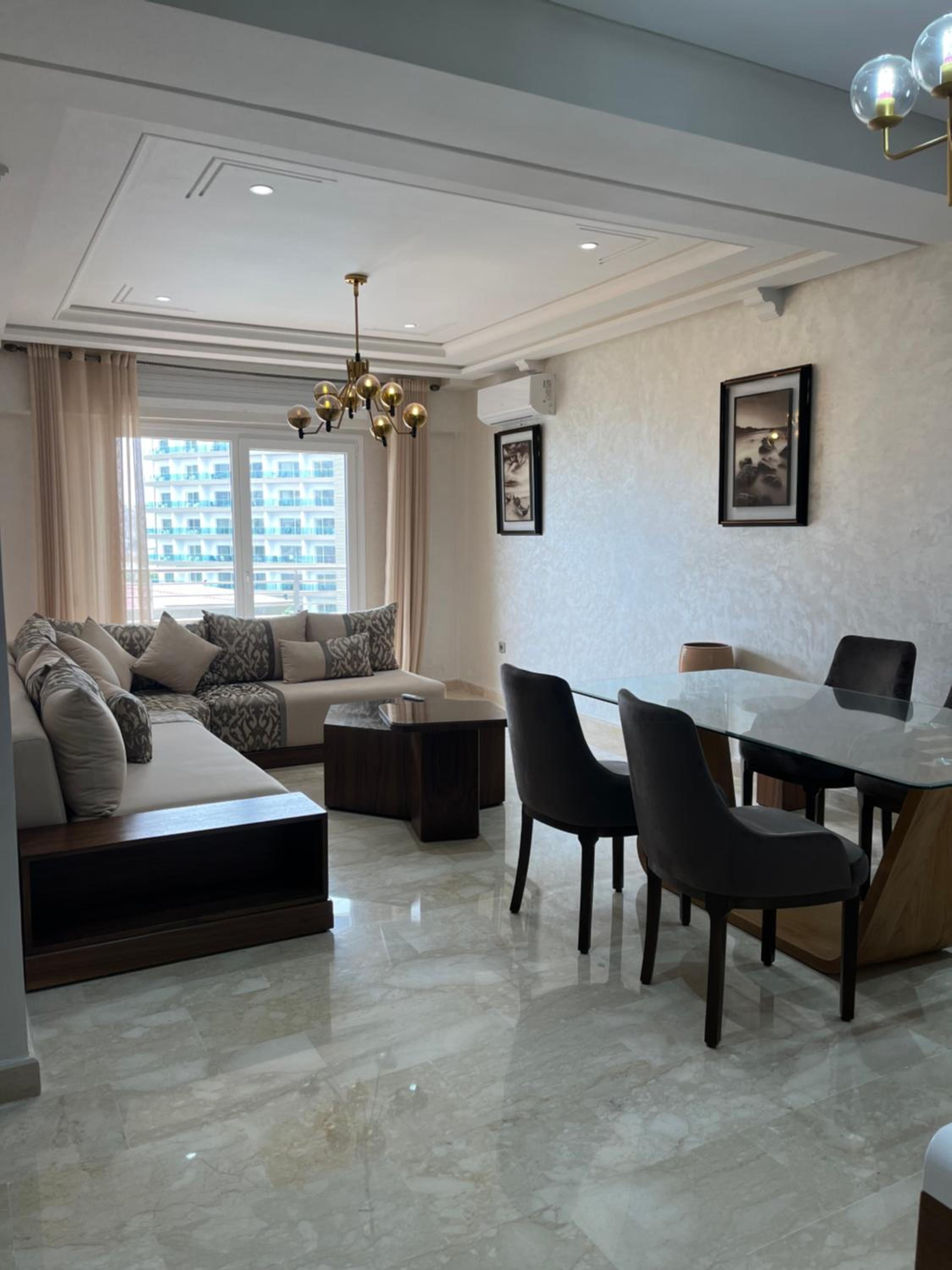 Appartement luxueux de 2 chambres et salon pour 4 adultes à Malabata Tanger