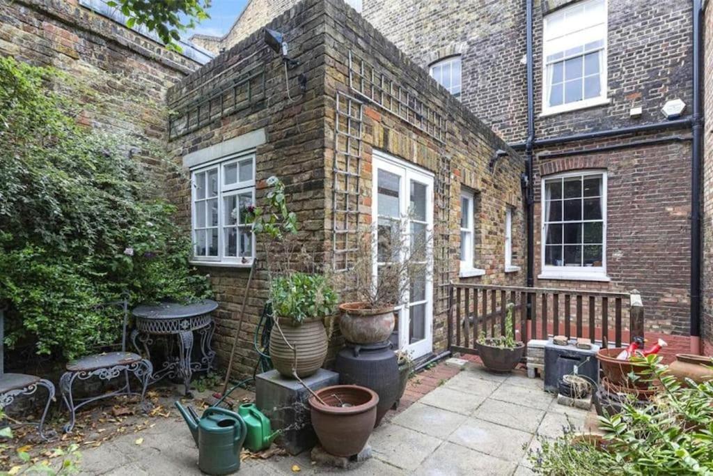Gorgeous Grade II Listed Georgian House - Leafy Square Views - Central London