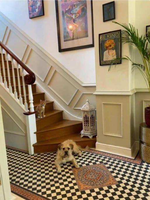Gorgeous Grade II Listed Georgian House - Leafy Square Views - Central London