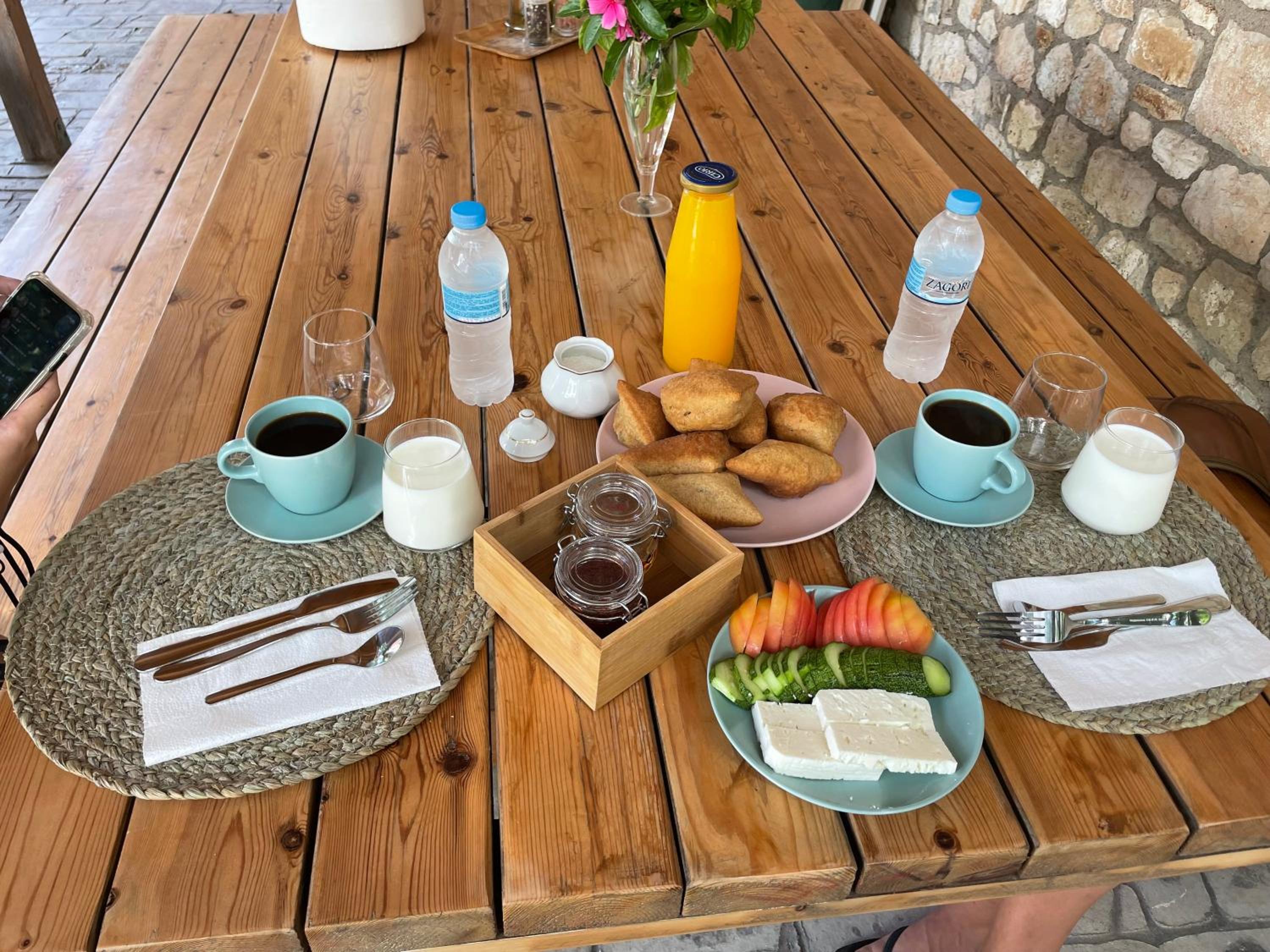 Elpis Guest House