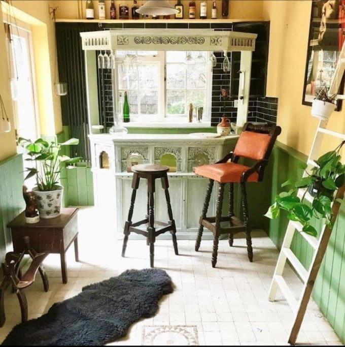 Gorgeous Grade II Listed Georgian House - Leafy Square Views - Central London