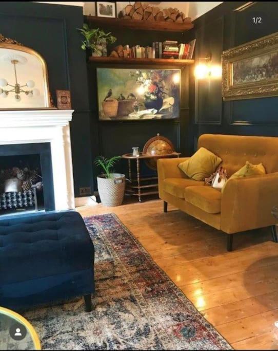 Gorgeous Grade II Listed Georgian House - Leafy Square Views - Central London