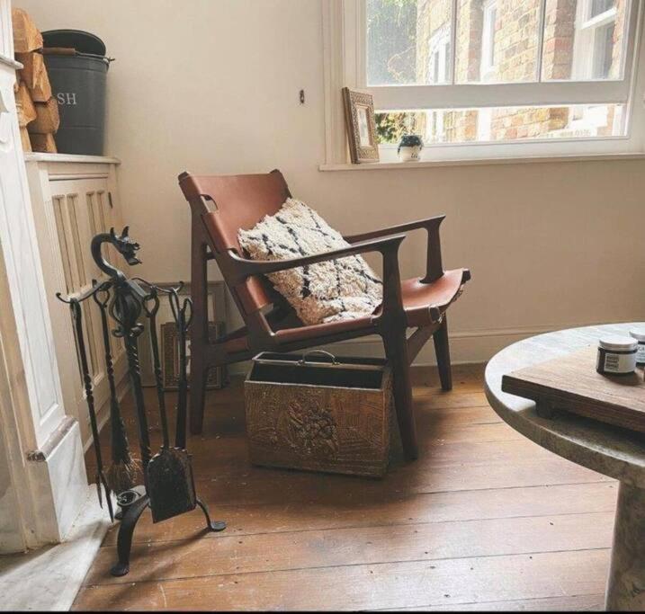 Gorgeous Grade II Listed Georgian House - Leafy Square Views - Central London